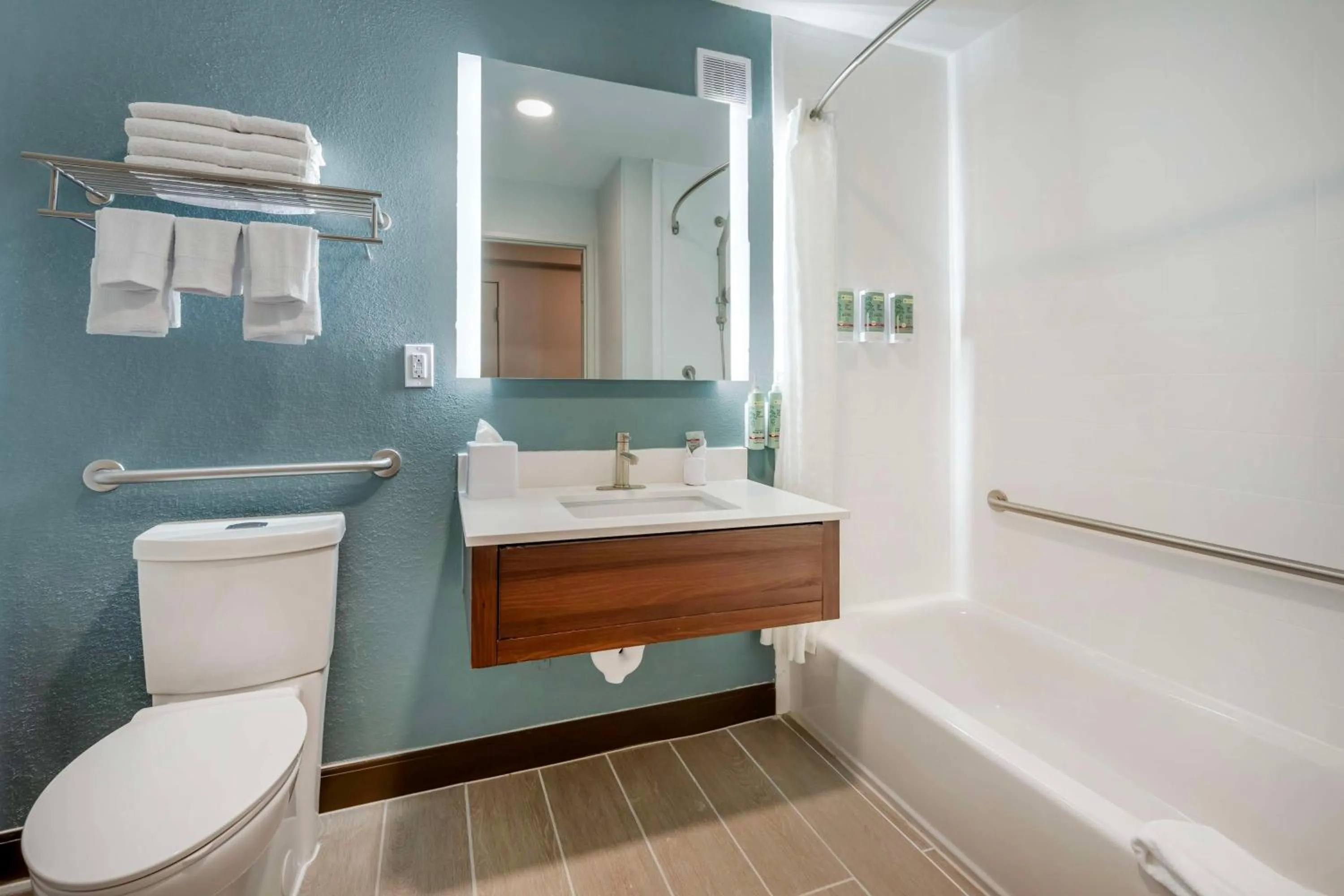 Bathroom in Best Western River Cities