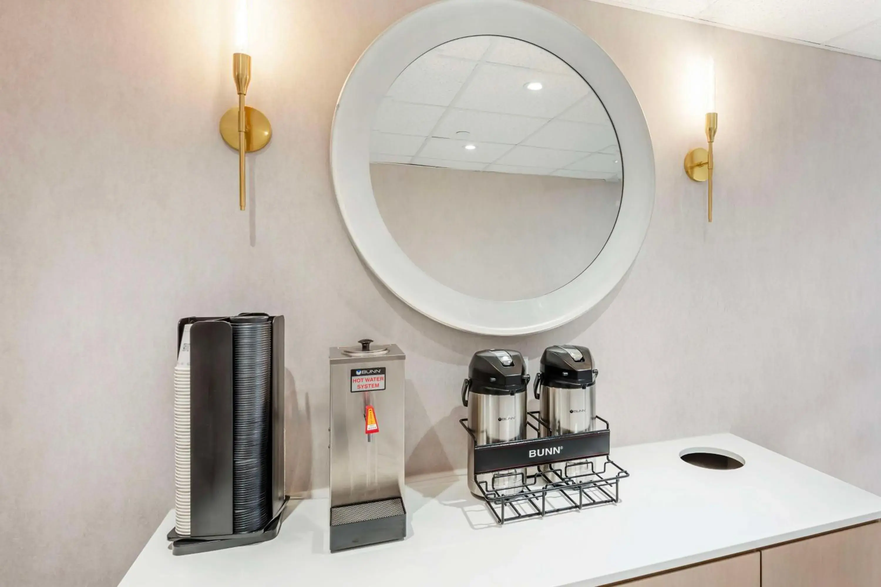 Property building in Best Western River Cities Property building in Best Western River Cities