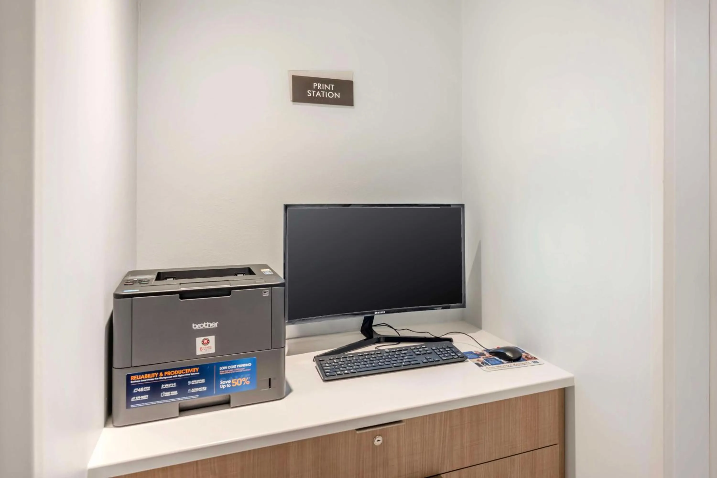 Property building in Best Western River Cities