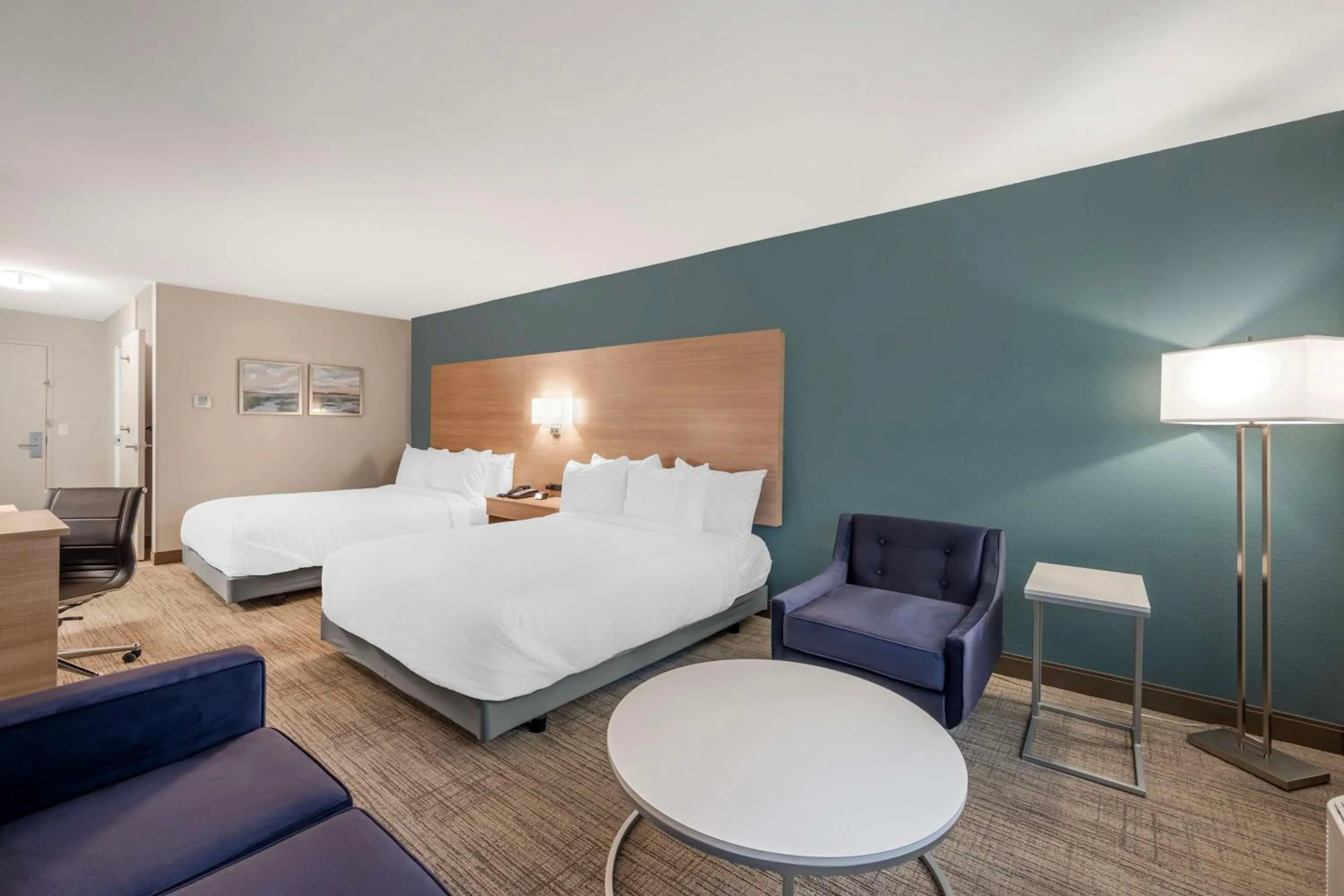 Bedroom, Bed in Best Western River Cities