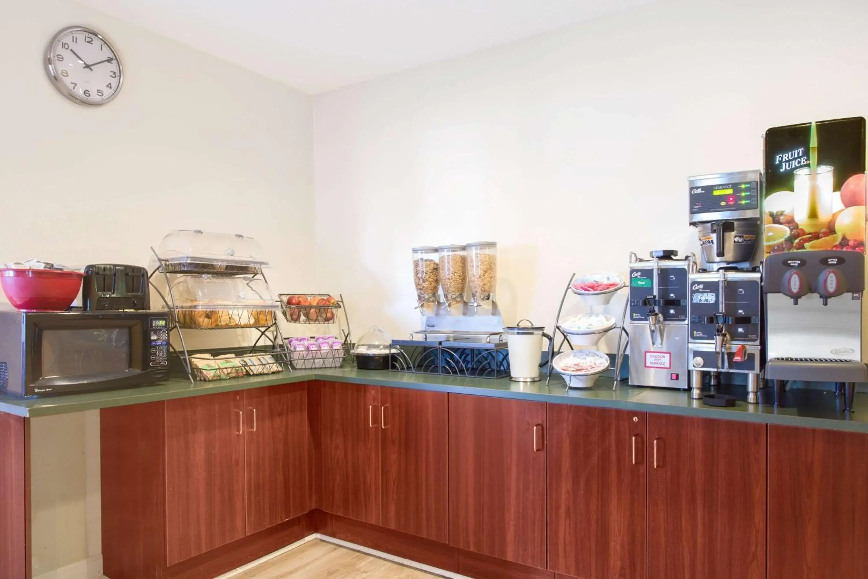 Restaurant/places to eat in Microtel Inn & Suites by Wyndham Kannapolis/Concord Restaurant/places to eat in Microtel Inn & Suites by Wyndham Kannapolis/Concord