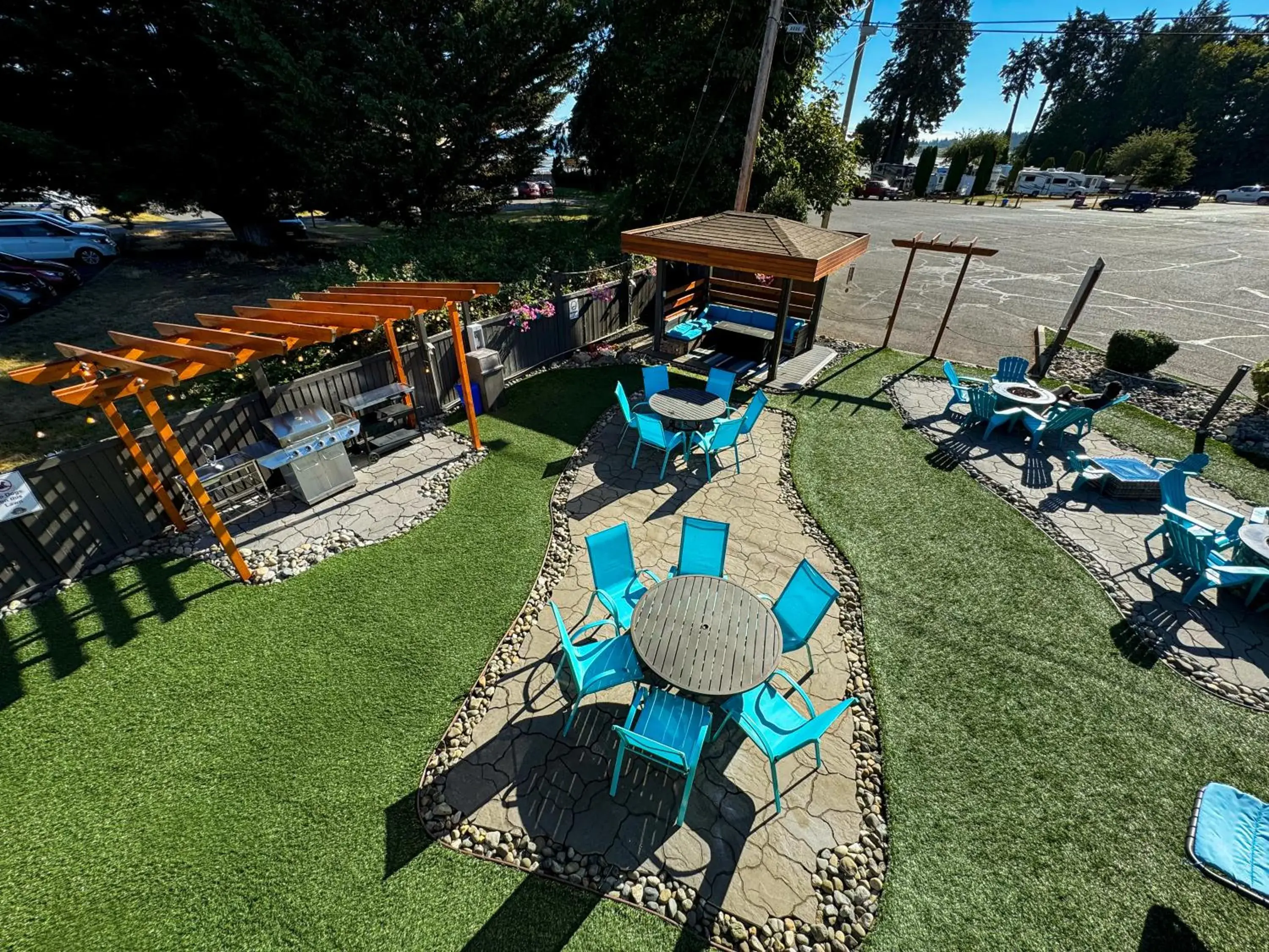 Patio in The Tide's Inn Patio in The Tide's Inn