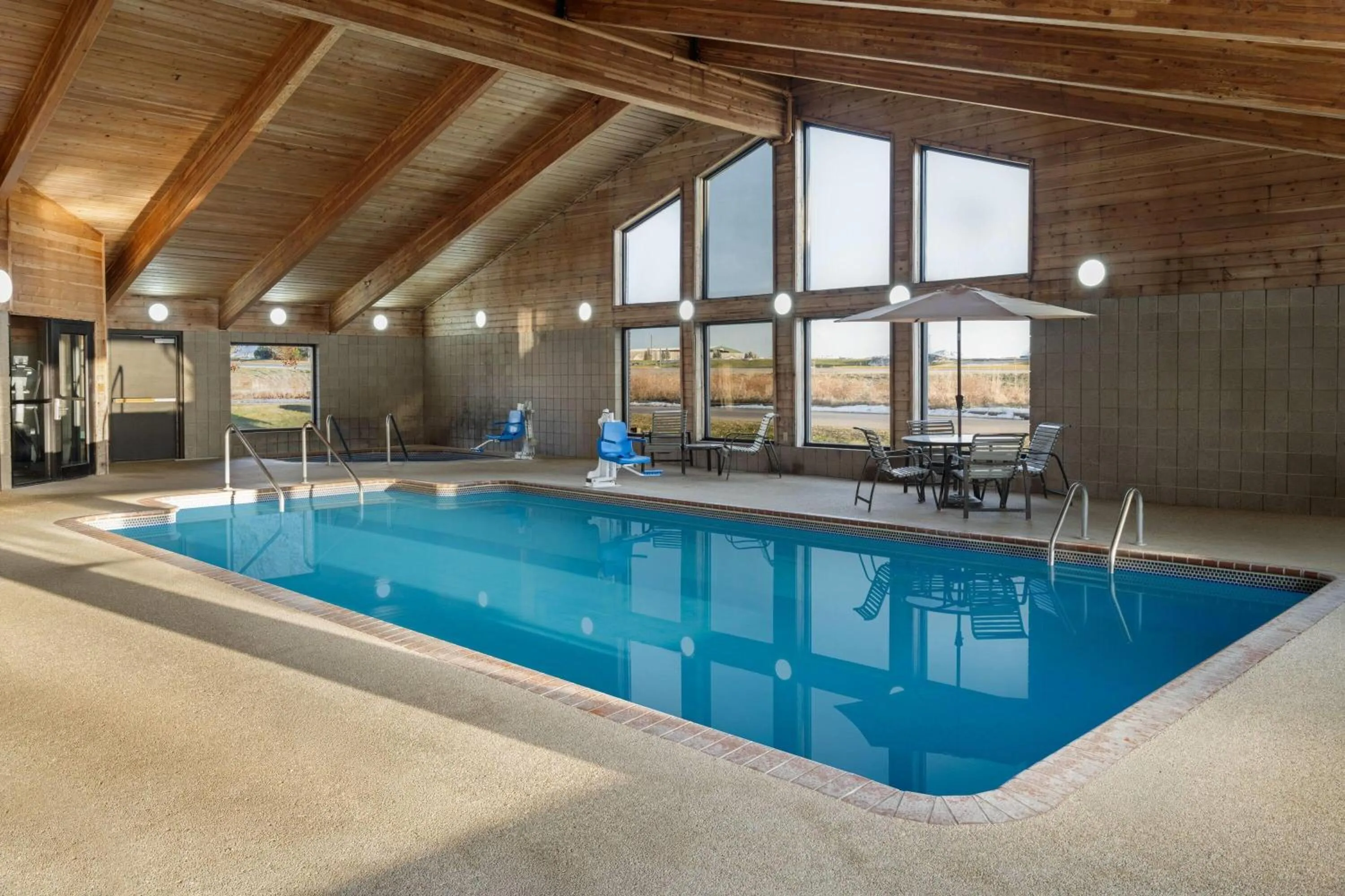 Swimming pool in AmericInn by Wyndham Muscatine