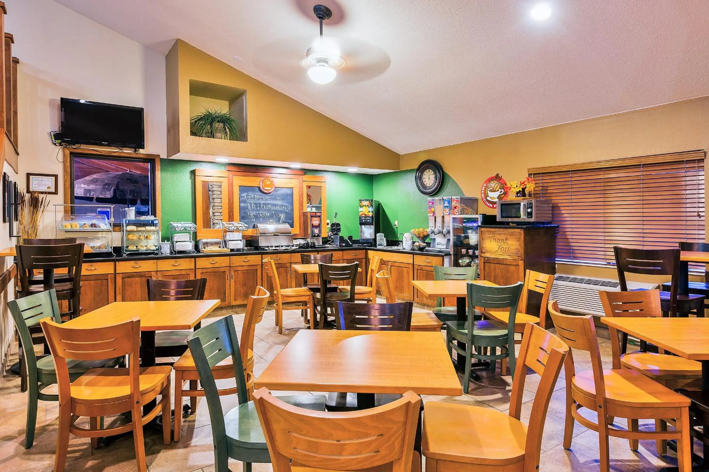 Breakfast in AmericInn by Wyndham Muscatine