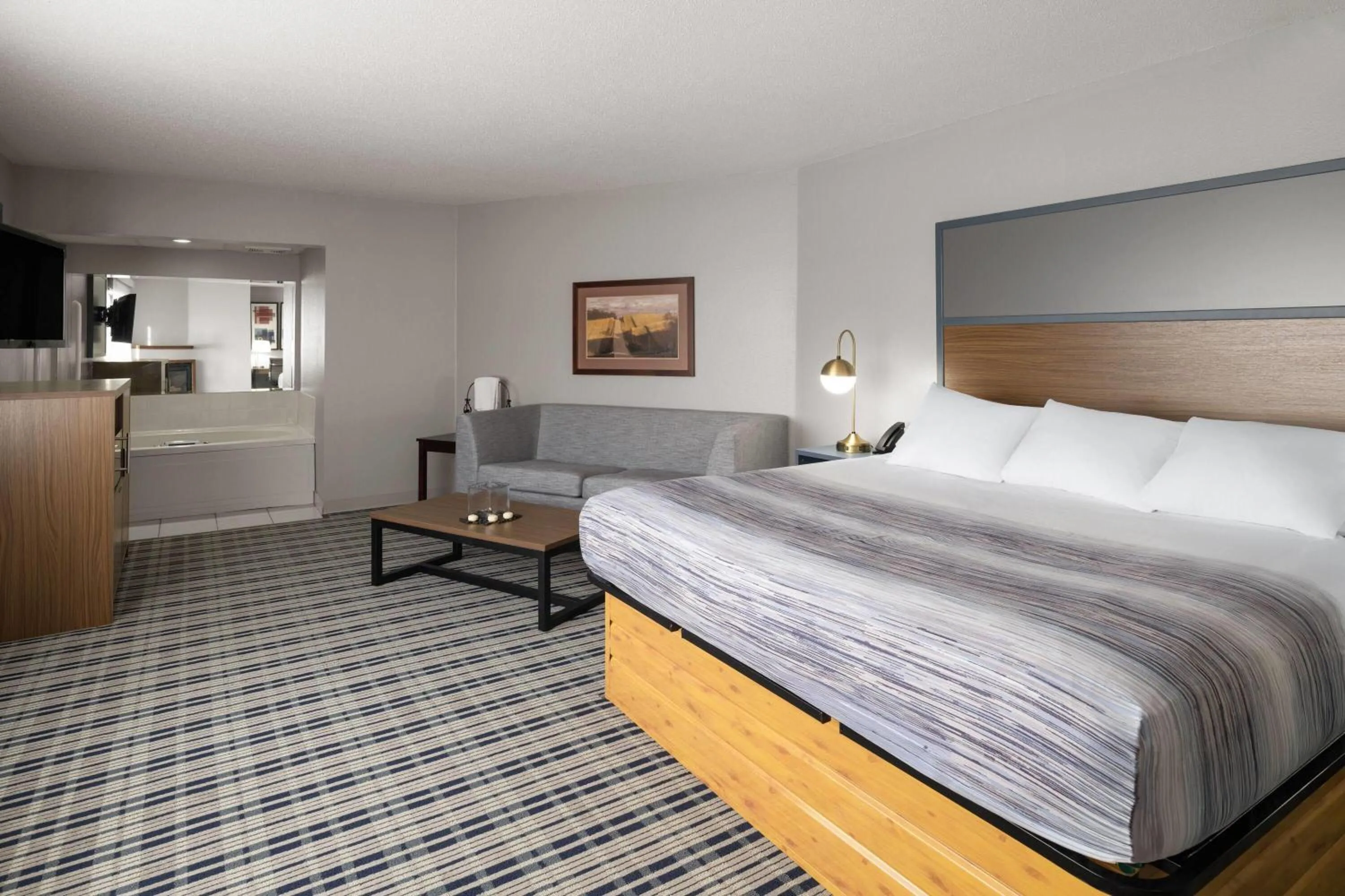 Bath, Bed in AmericInn by Wyndham Muscatine