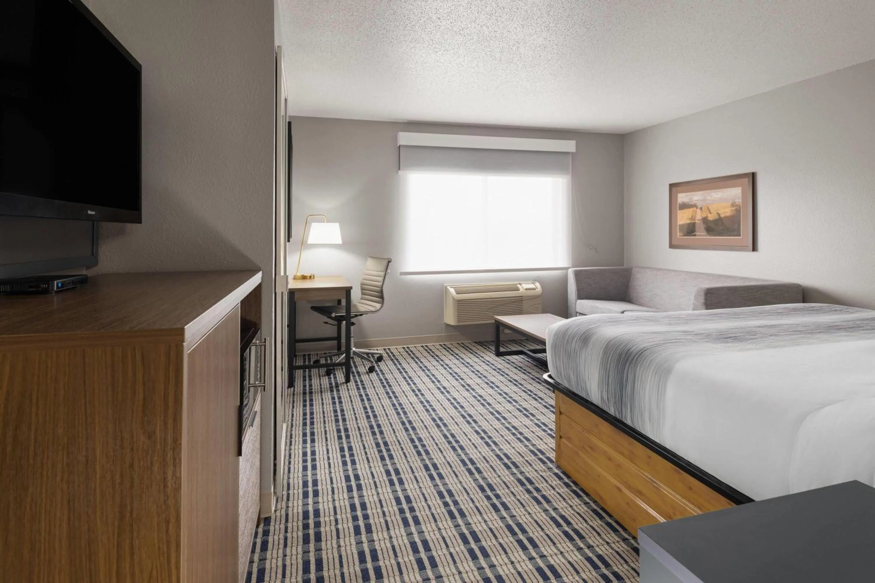 Photo of the whole room, Bed in AmericInn by Wyndham Muscatine