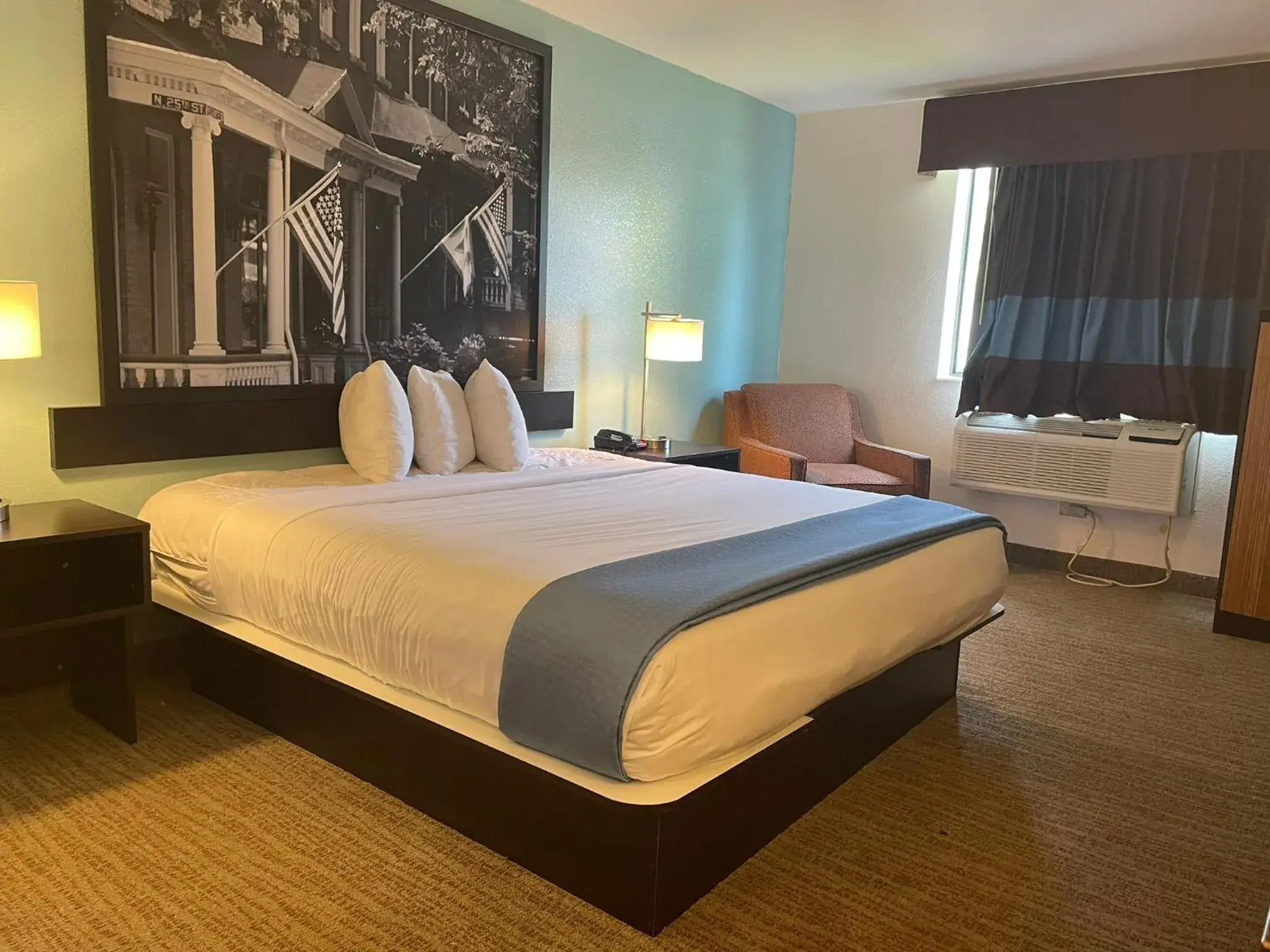 King Room - Non-Smoking in Super 8 by Wyndham Lynchburg VA King Room - Non-Smoking in Super 8 by Wyndham Lynchburg VA