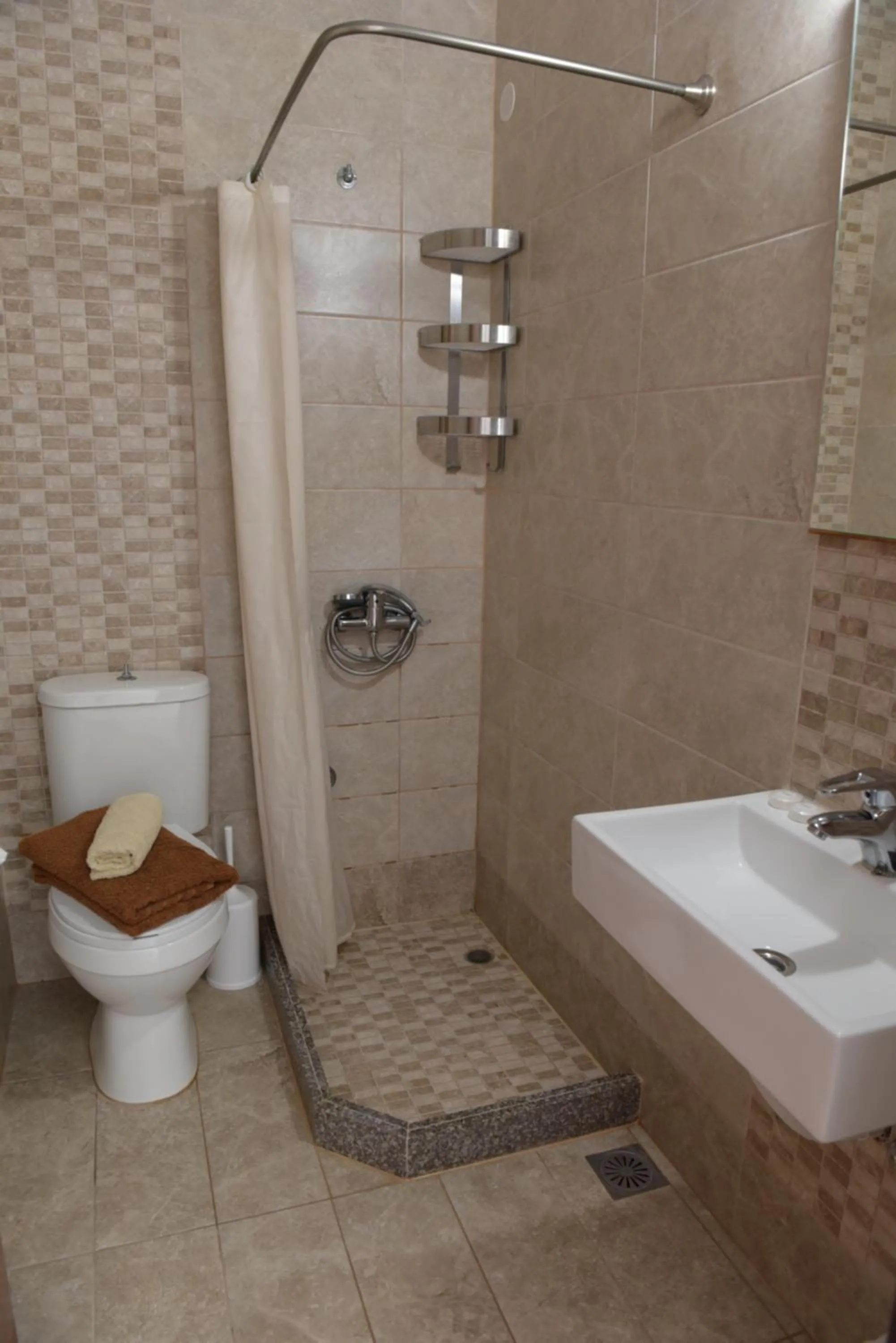 Shower in Bardis Sun studios