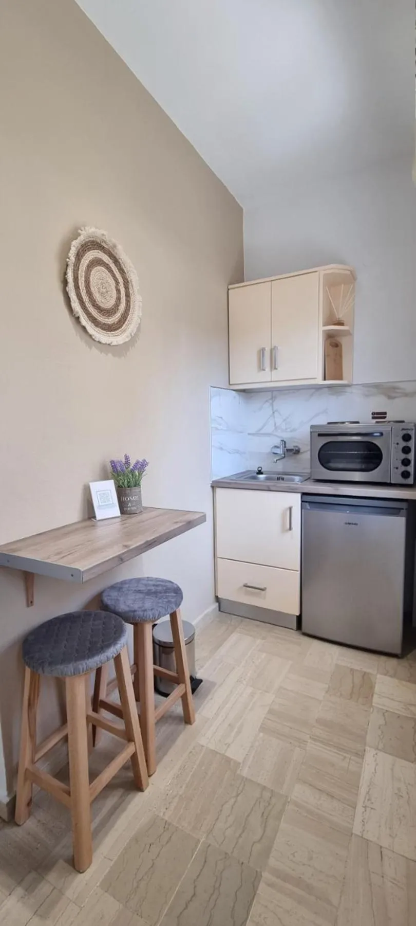 Kitchen or kitchenette in Bardis Sun studios