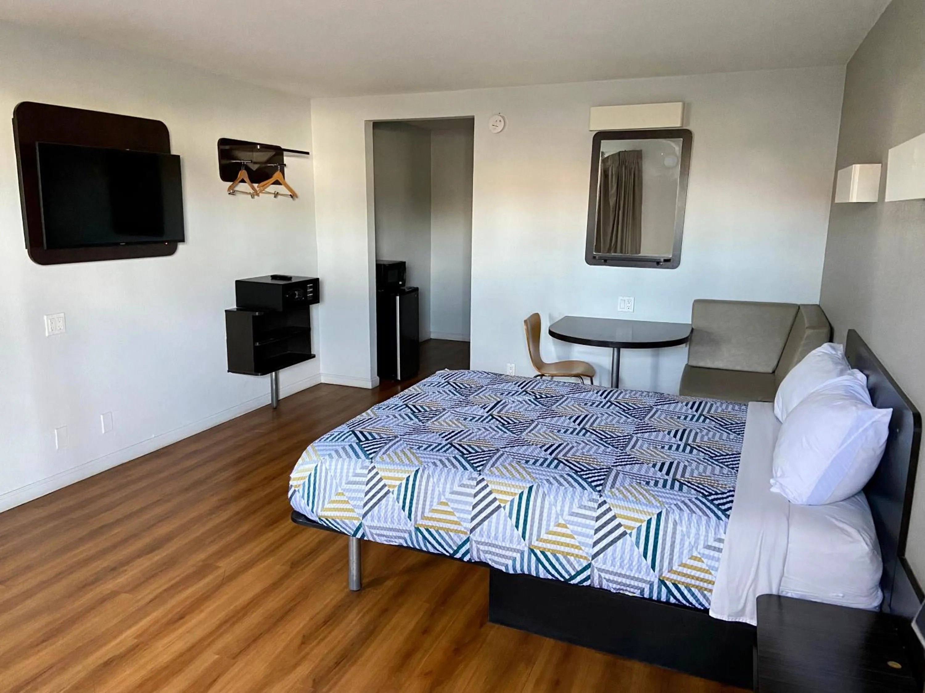 Photo of the whole room, Bed in Motel 6-Delano, CA