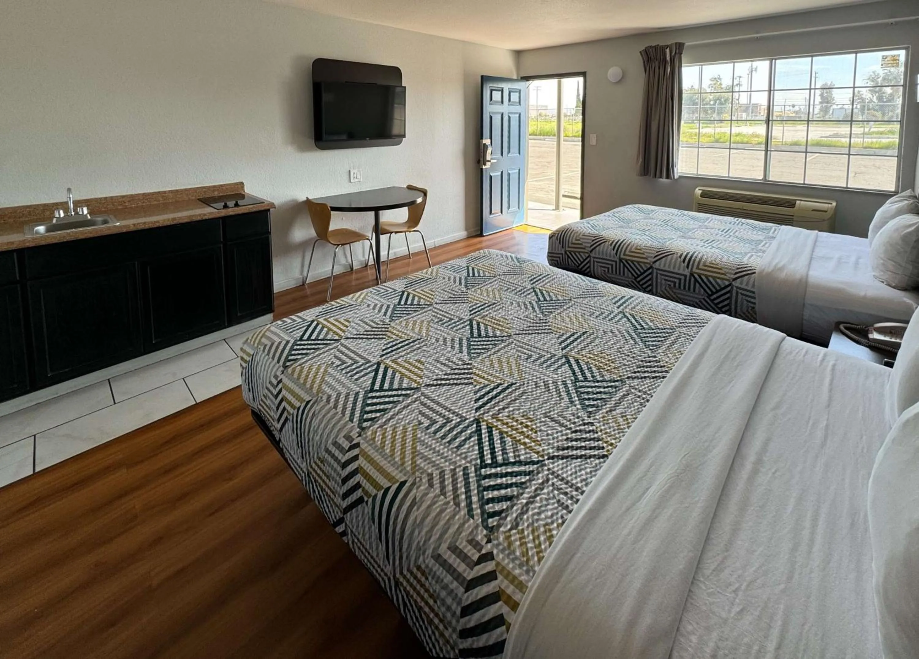 Other, Bed in Motel 6-Delano, CA