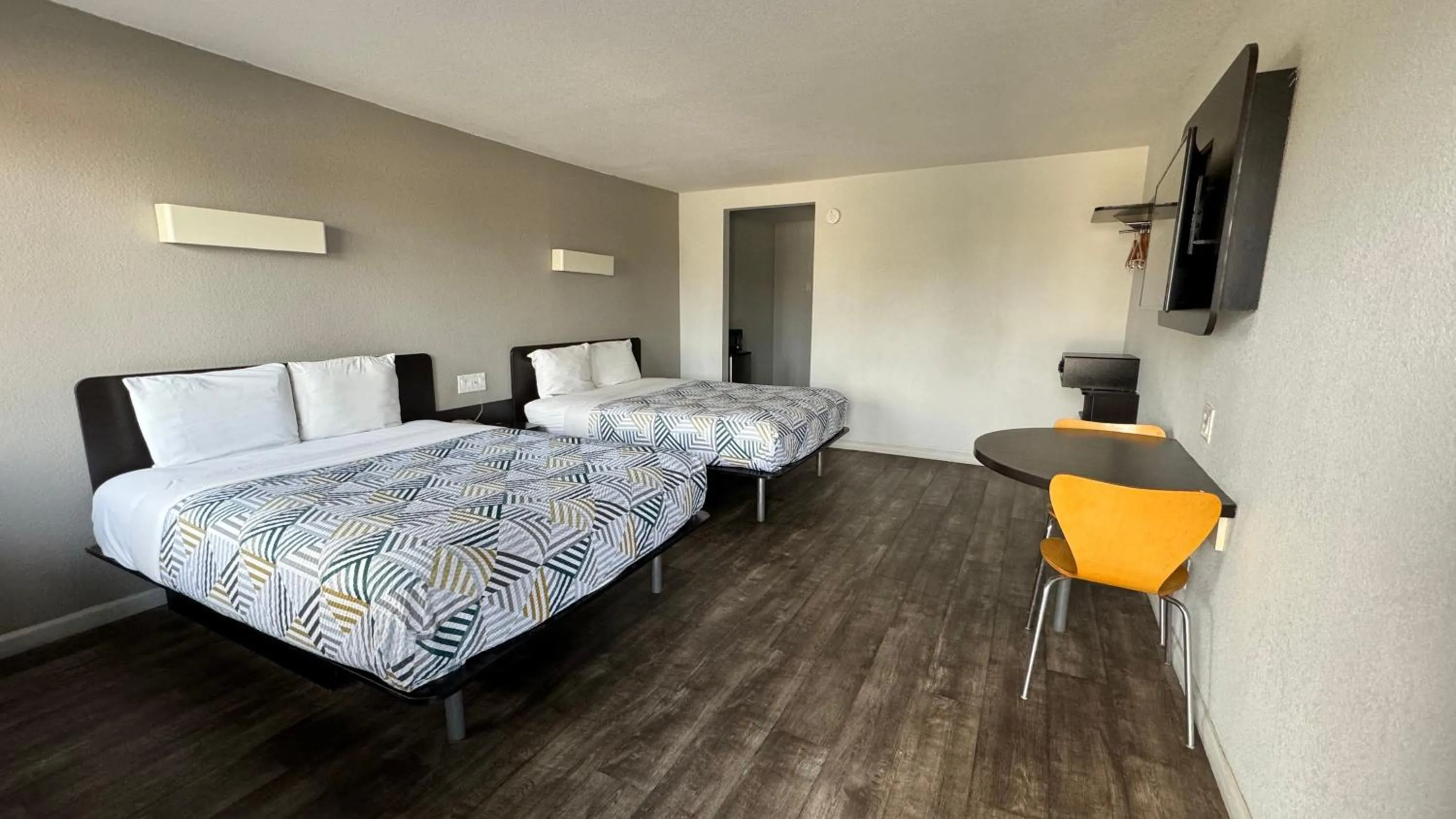 Photo of the whole room, Bed in Motel 6-Delano, CA