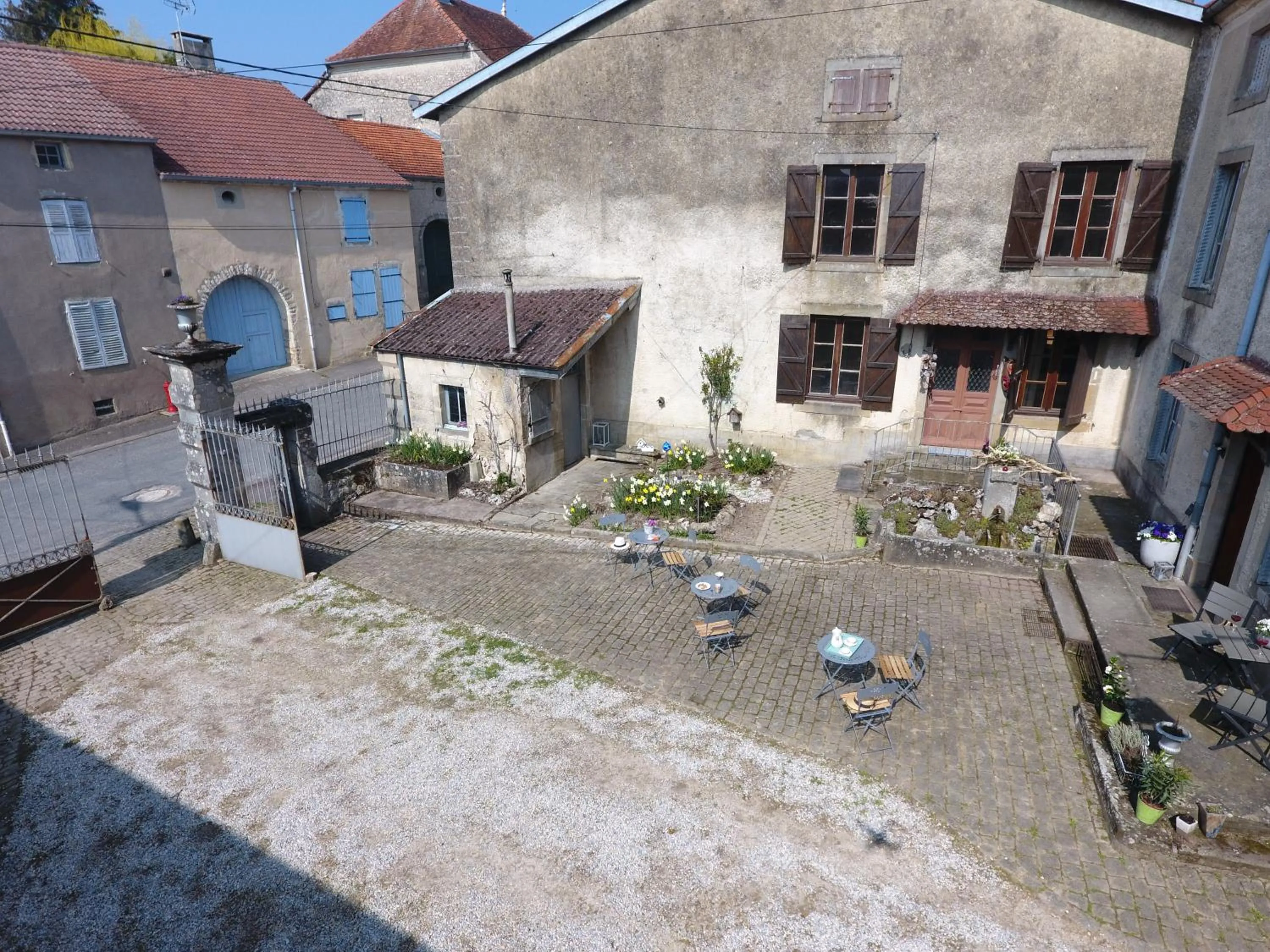 Property building in La Maison du Notaire - Chambre d'Hôtes - Huisdieren welkom