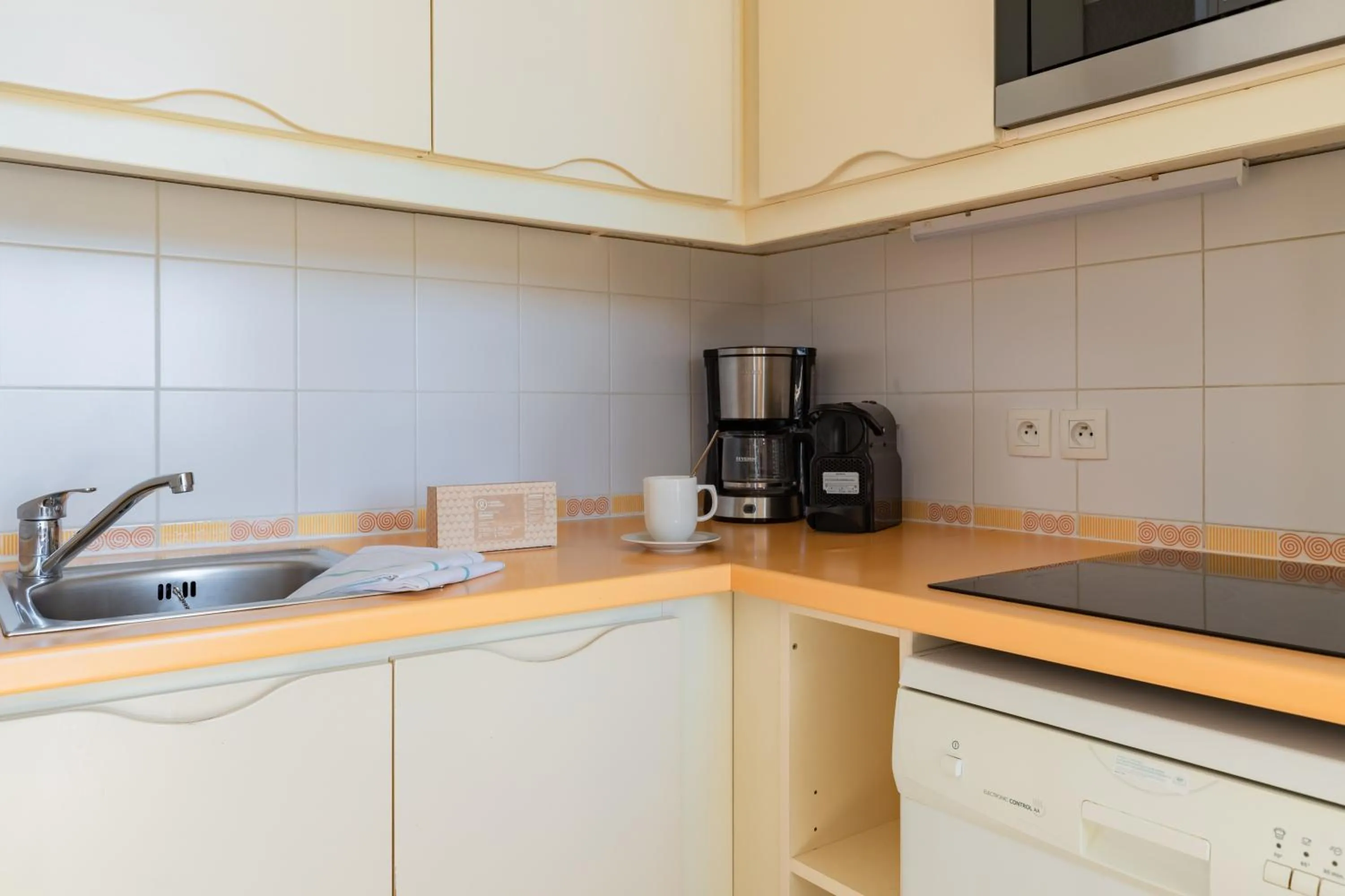 Coffee/tea facilities in Résidence Pierre & Vacances Le Pédrou