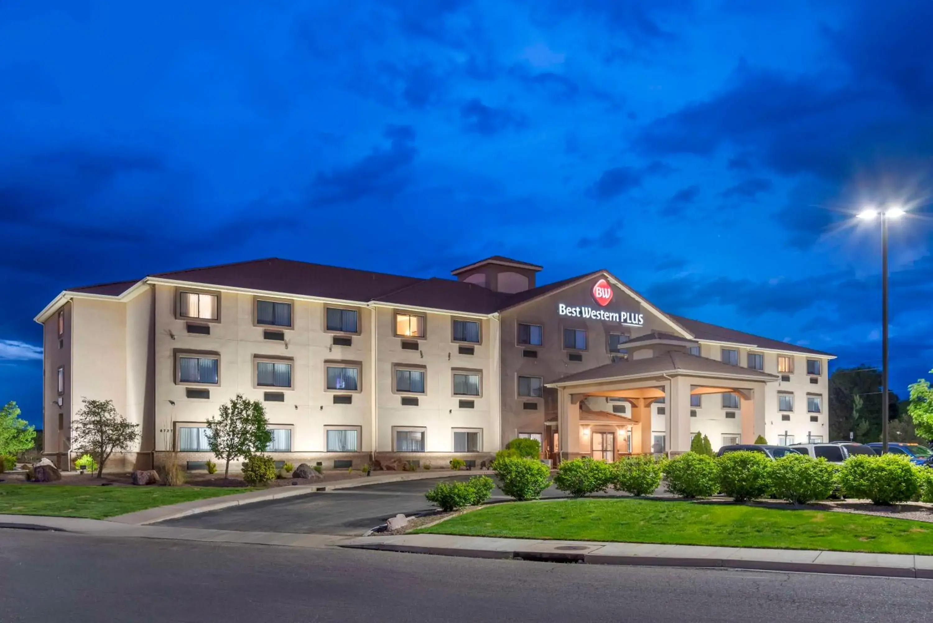 Property building in Best Western Plus Eagleridge Inn & Suites Property building in Best Western Plus Eagleridge Inn & Suites