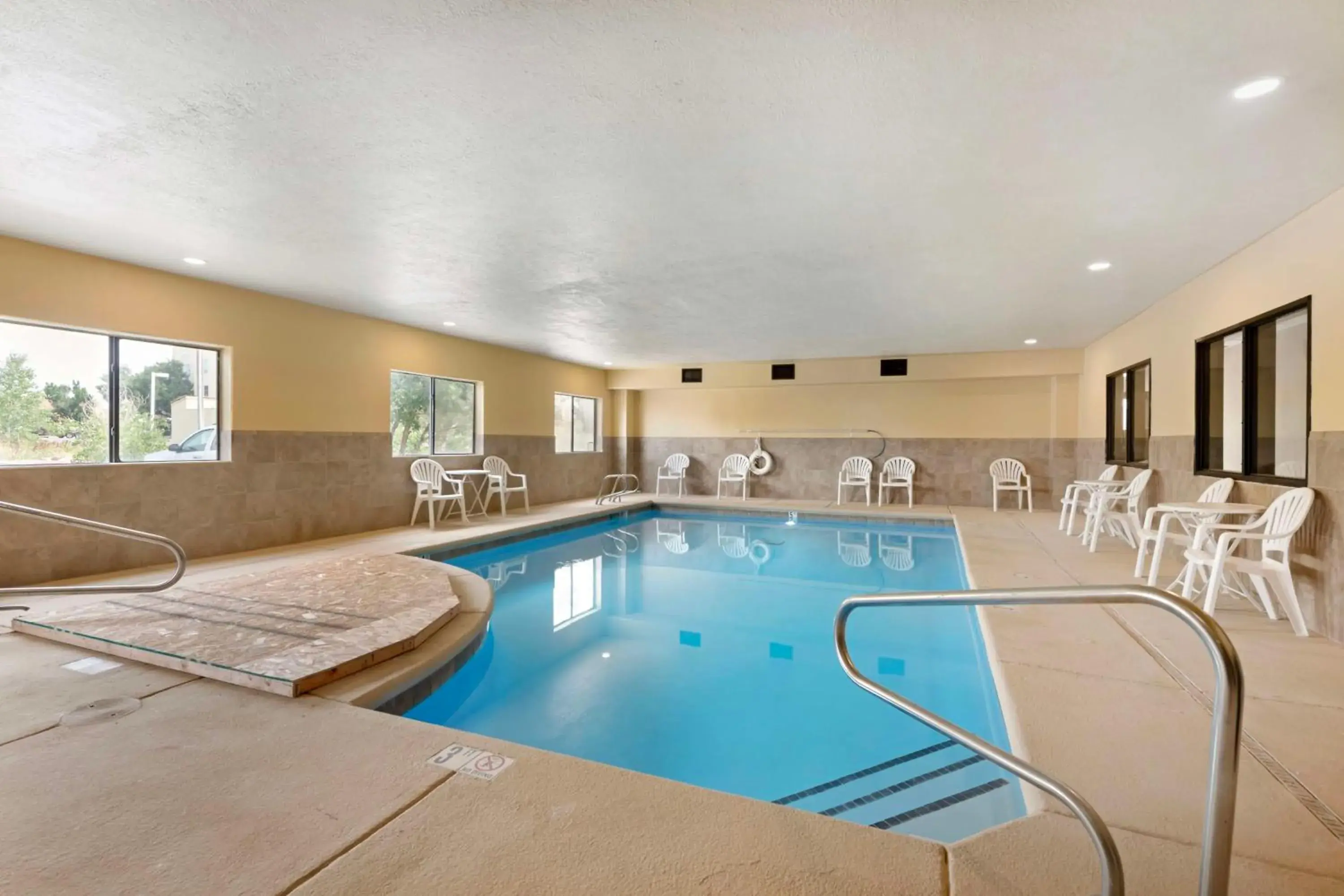 Pool view in Best Western Plus Eagleridge Inn & Suites Pool view in Best Western Plus Eagleridge Inn & Suites
