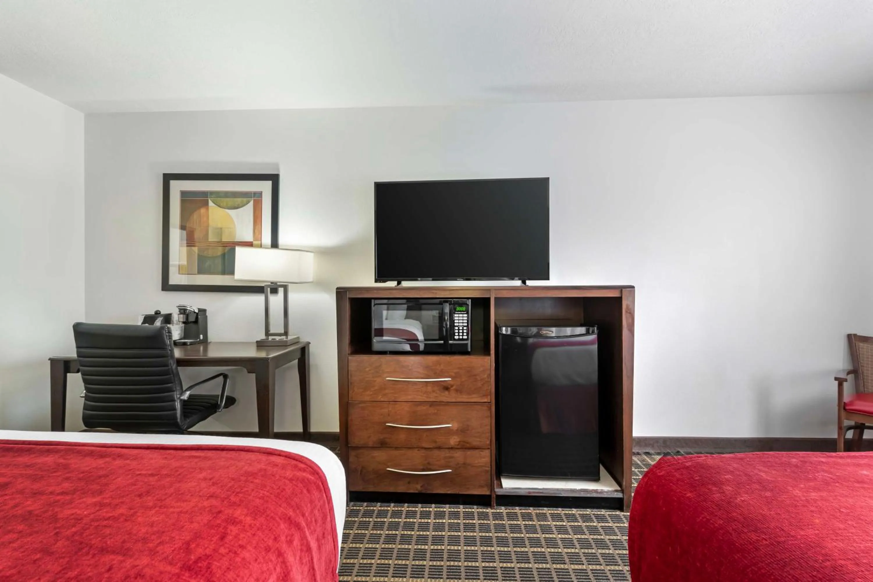 Bedroom, Bed in Best Western Plus Eagleridge Inn & Suites