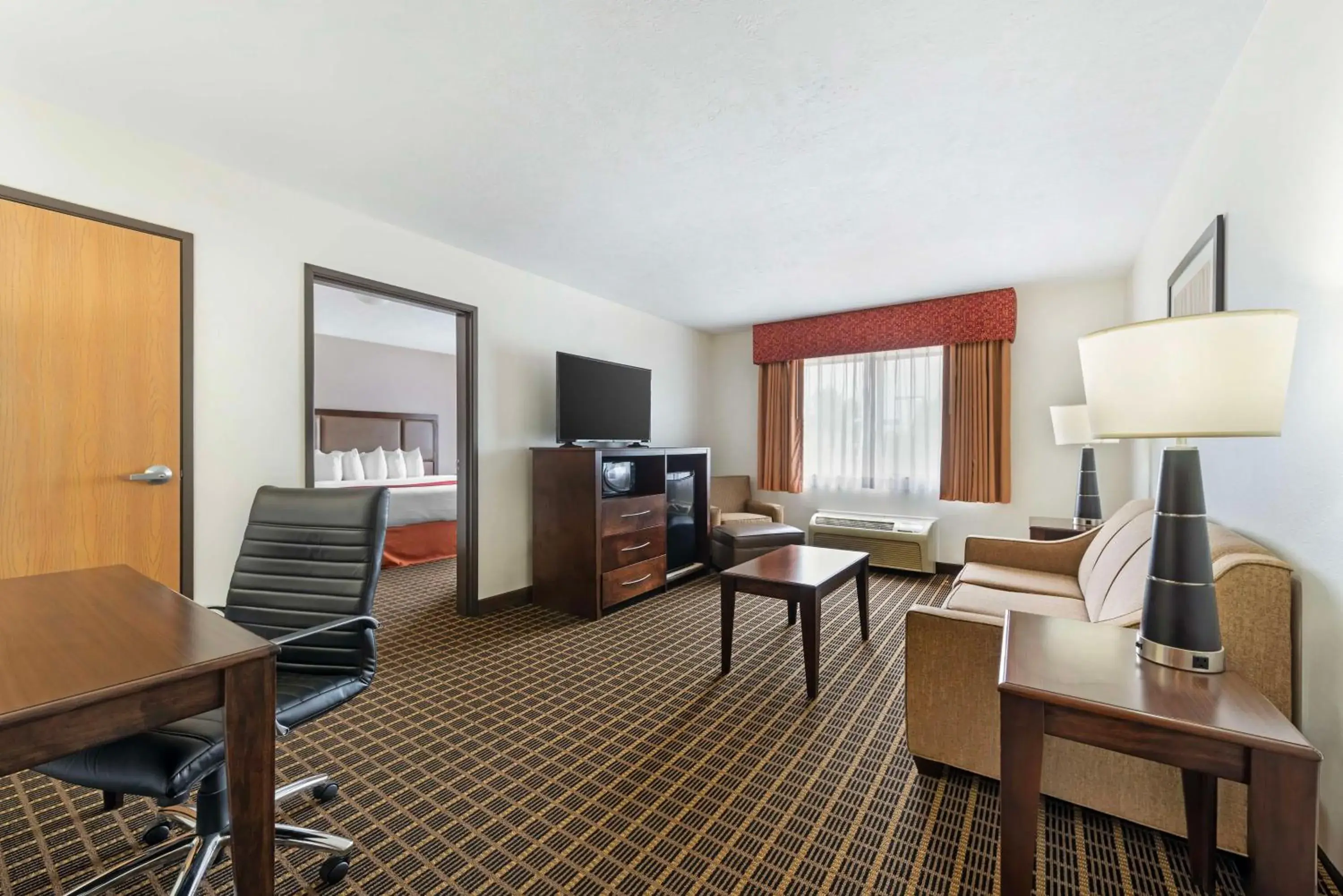 Bedroom in Best Western Plus Eagleridge Inn & Suites Bedroom in Best Western Plus Eagleridge Inn & Suites