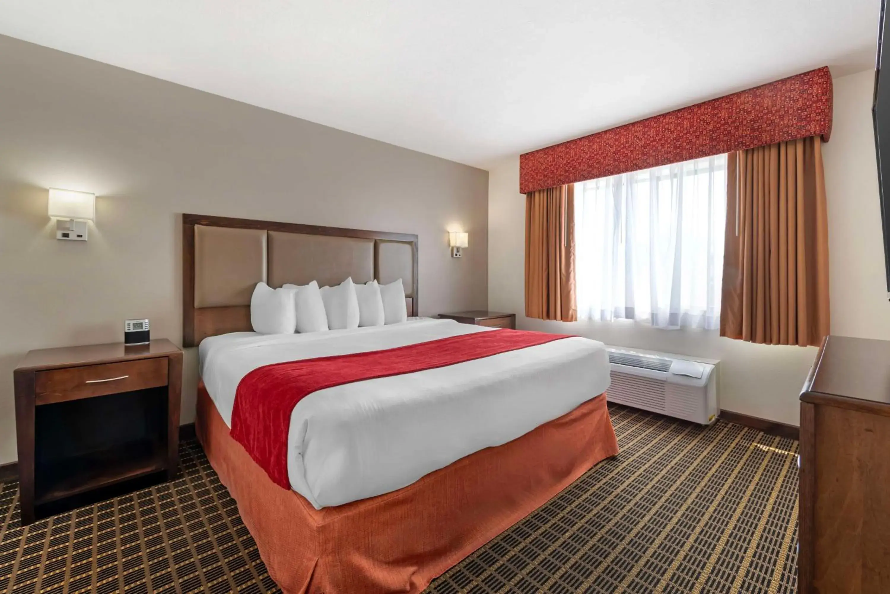 Bedroom, Bed in Best Western Plus Eagleridge Inn & Suites Bedroom, Bed in Best Western Plus Eagleridge Inn & Suites