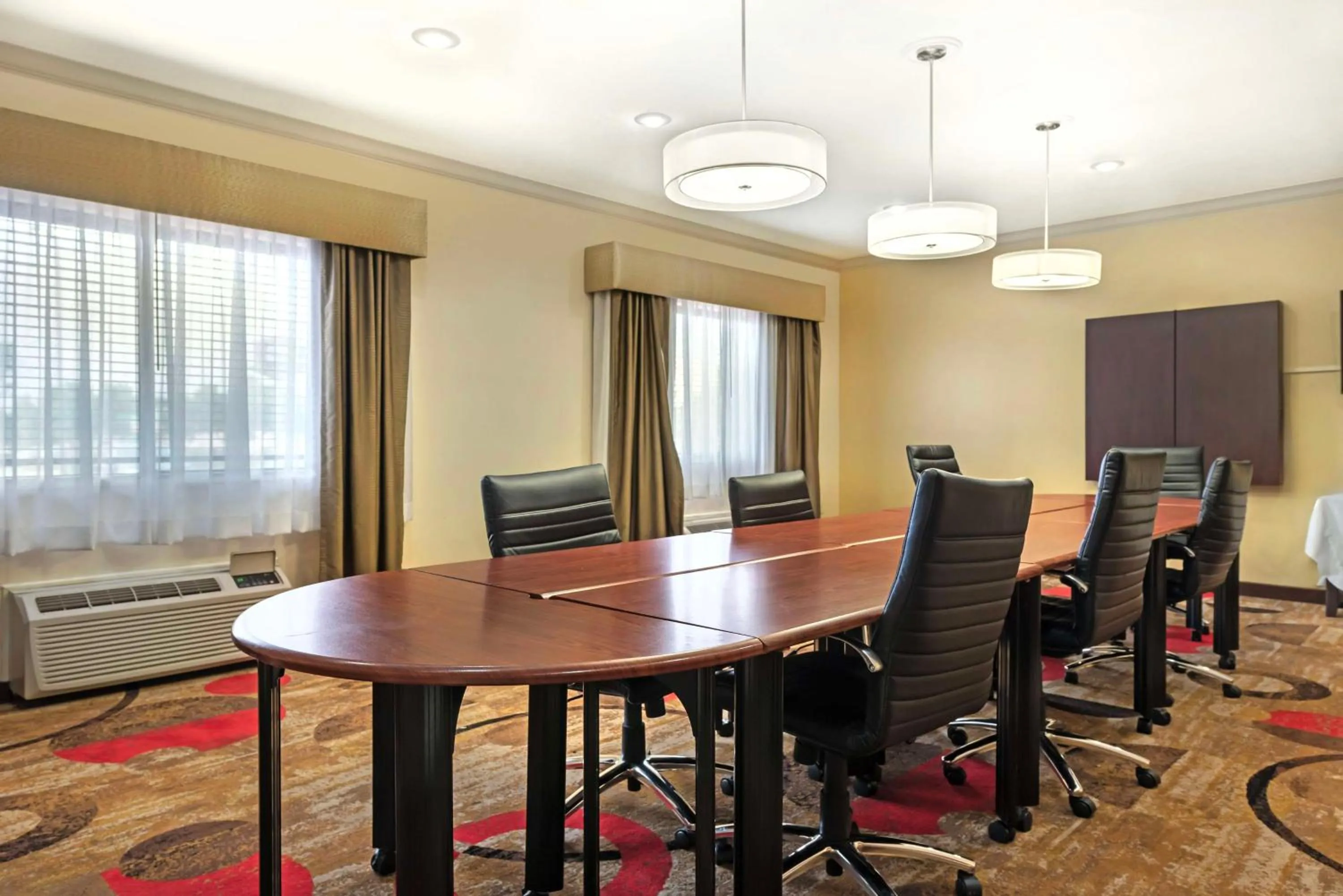 Meeting/conference room in Best Western Plus Eagleridge Inn & Suites