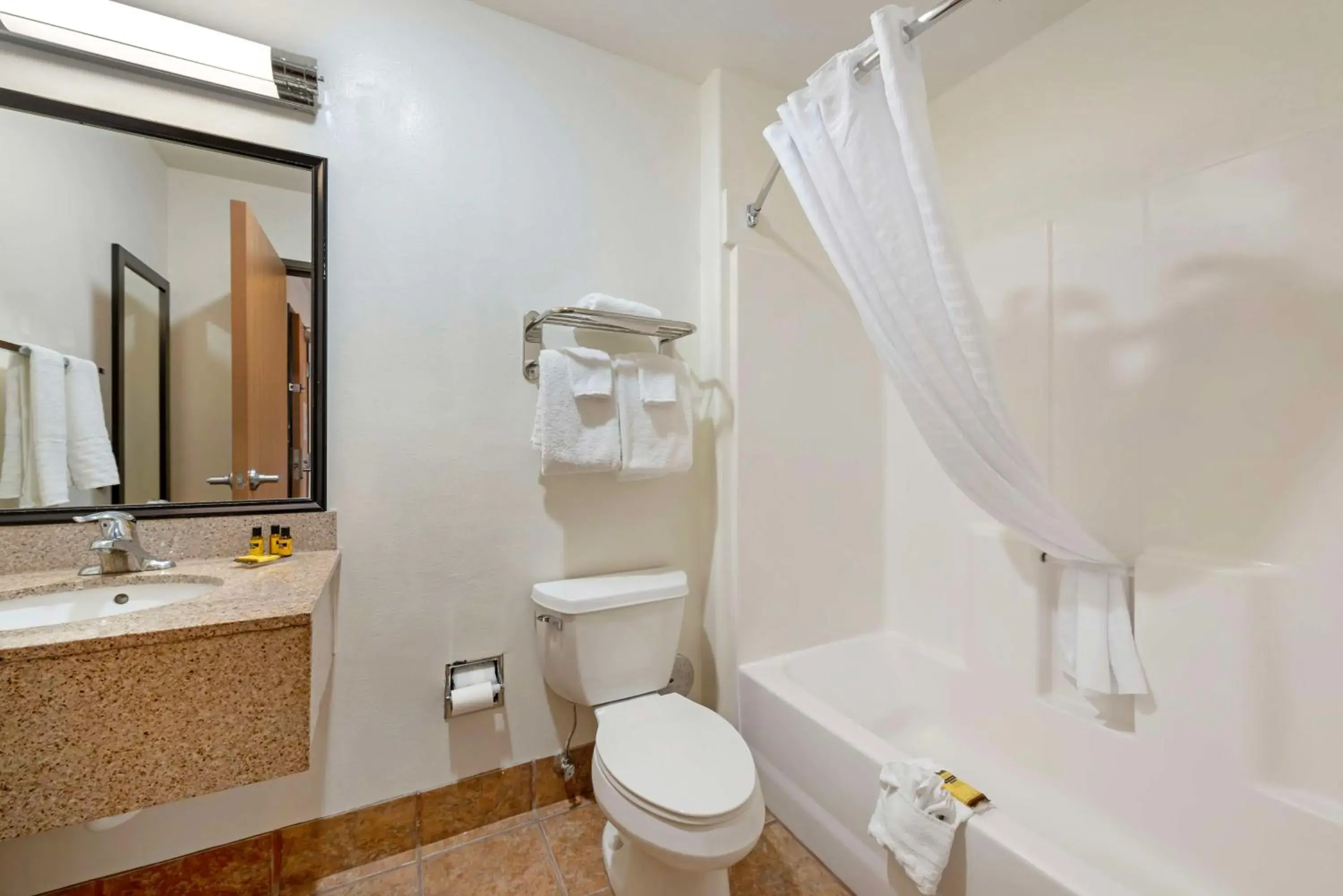 Bathroom in Best Western Plus Eagleridge Inn & Suites Bathroom in Best Western Plus Eagleridge Inn & Suites