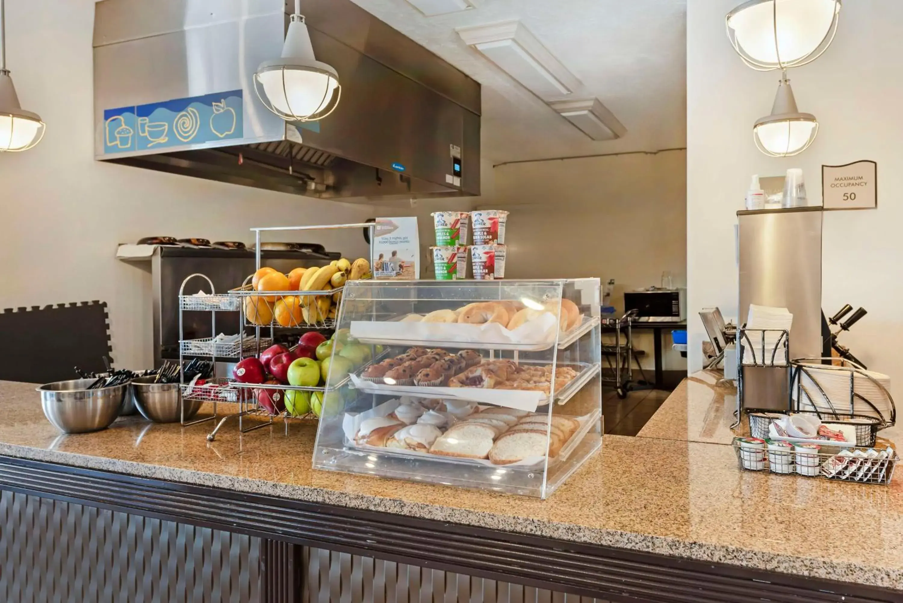 Breakfast in Best Western Plus Eagleridge Inn & Suites Breakfast in Best Western Plus Eagleridge Inn & Suites