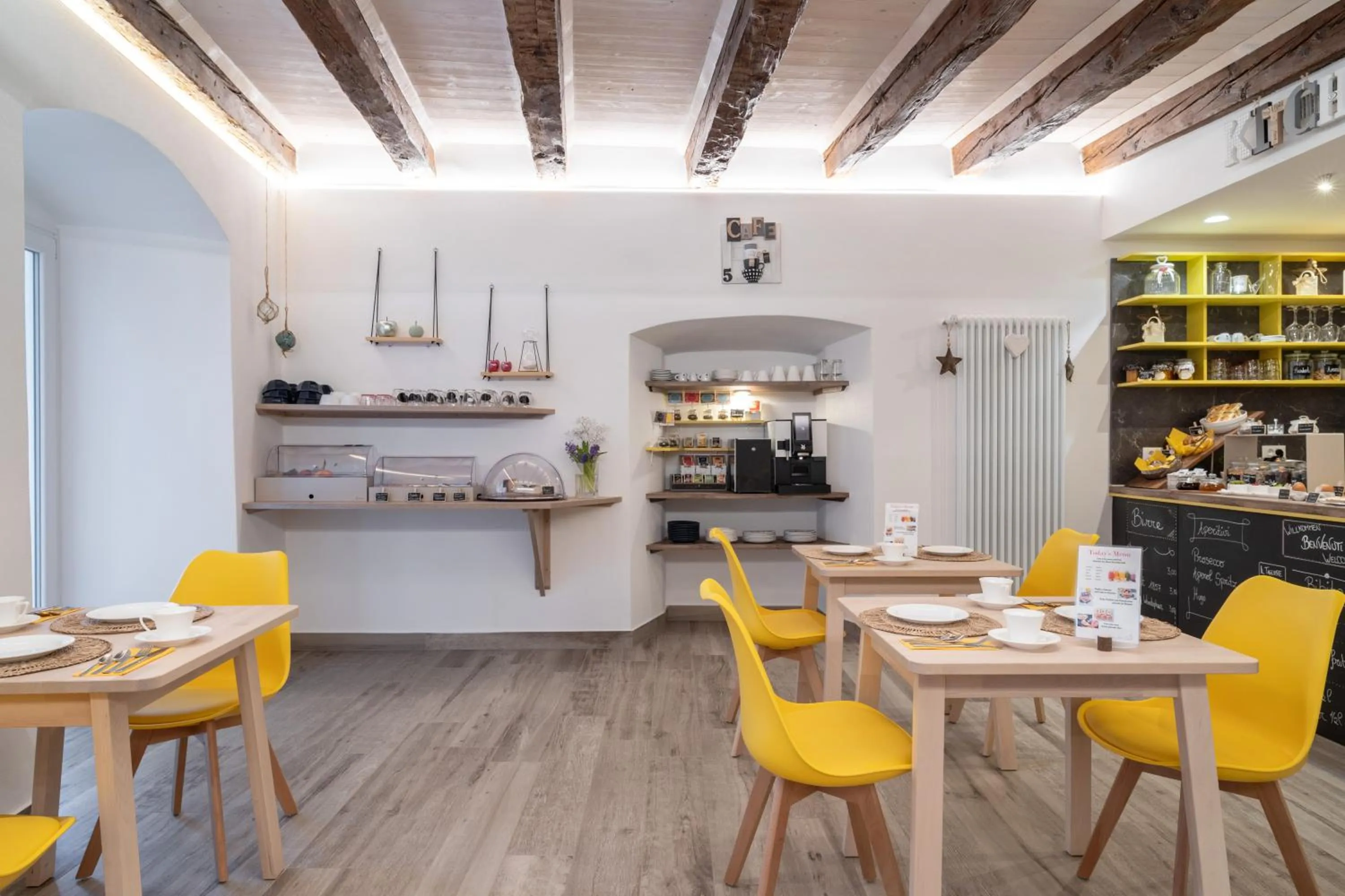 Buffet breakfast in Maison Valentina