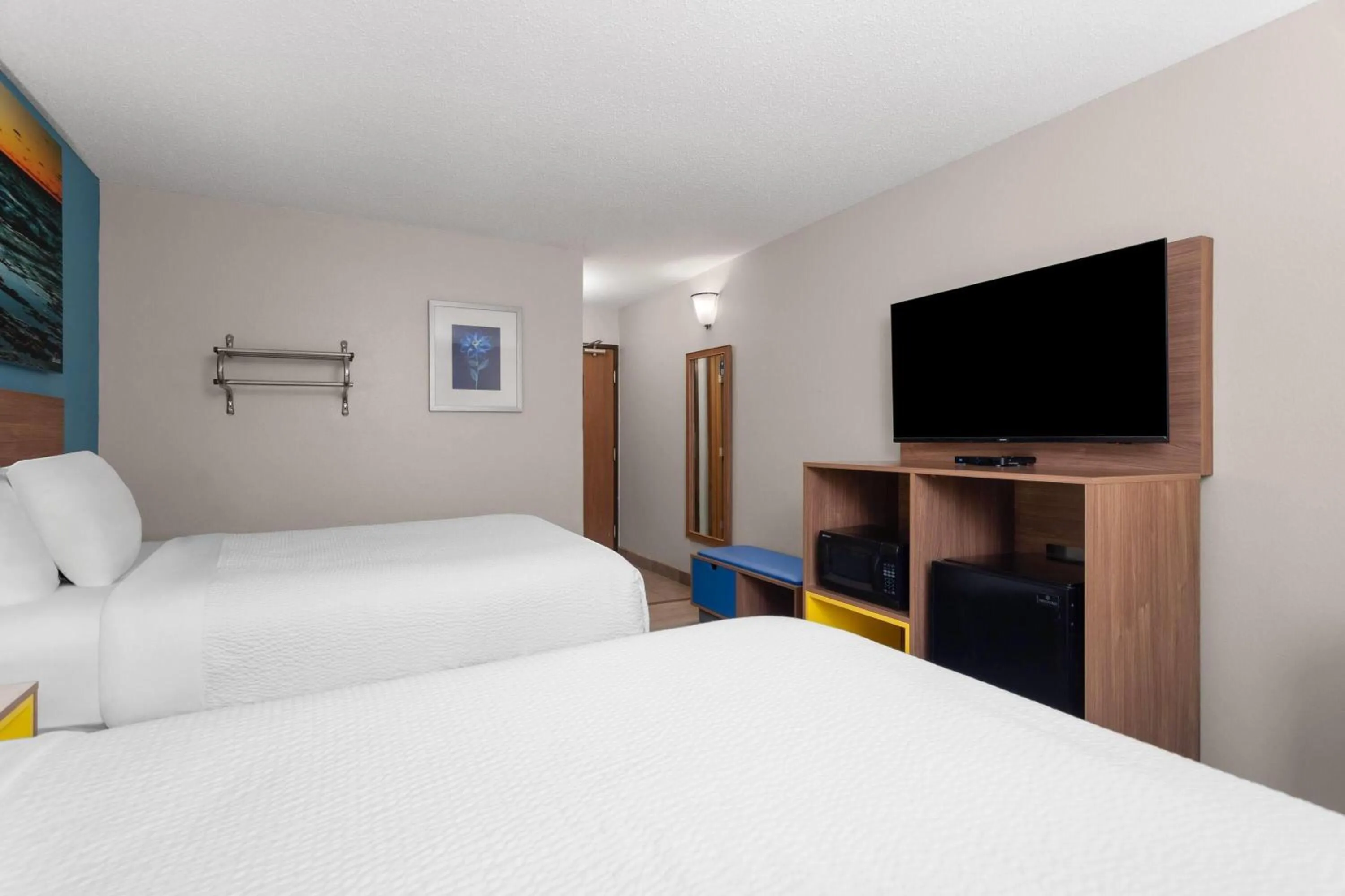 Photo of the whole room, Bed in Days Inn by Wyndham Austin