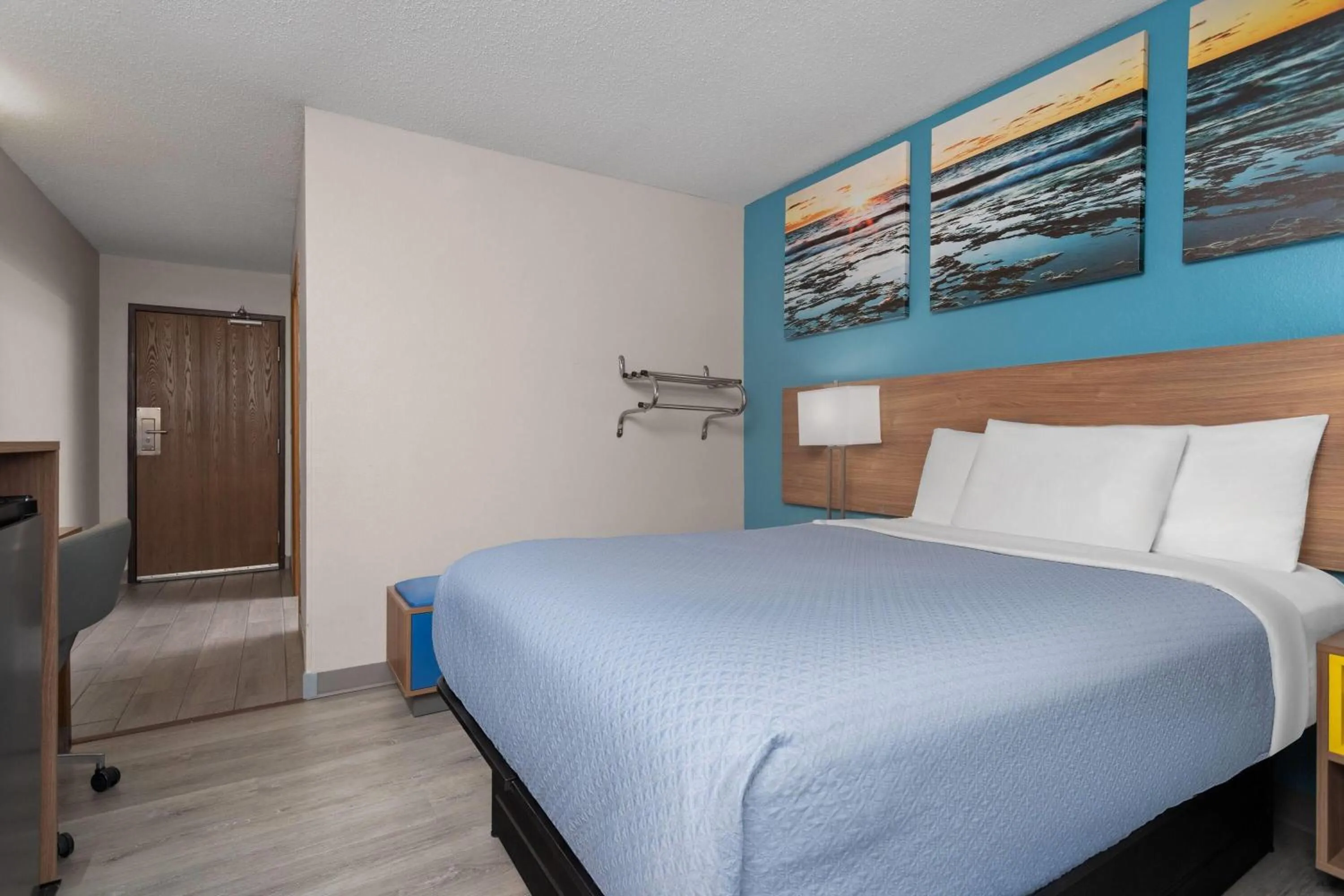 Photo of the whole room, Bed in Days Inn by Wyndham Austin