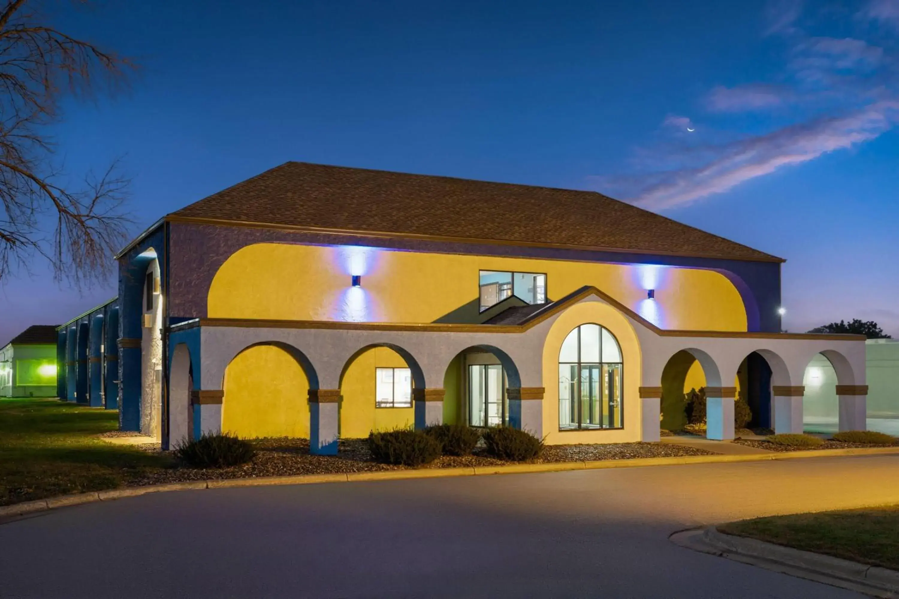 Property building in Days Inn by Wyndham Austin Property building in Days Inn by Wyndham Austin