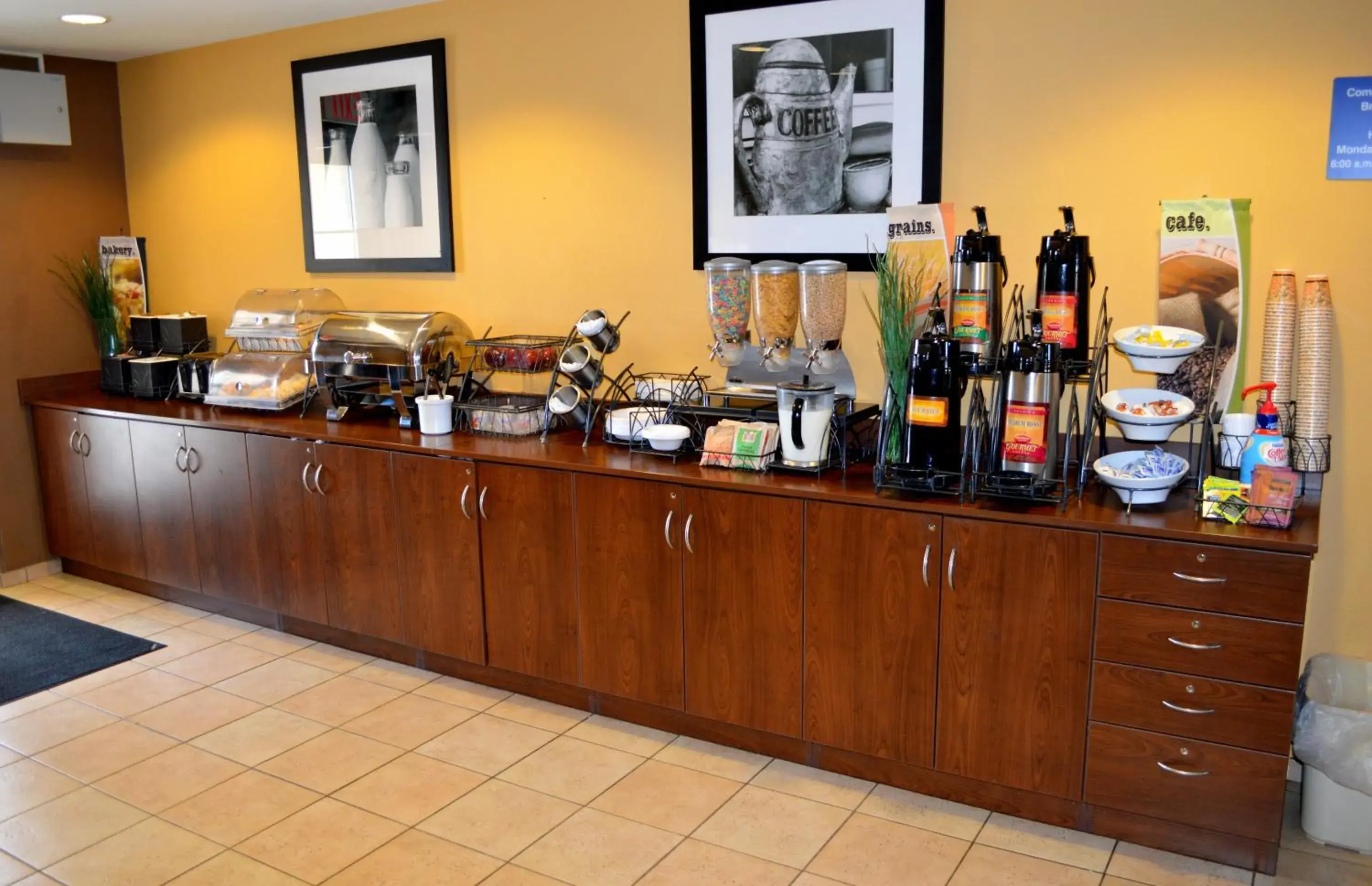 Restaurant/places to eat in Microtel Inn and Suites by Wyndham Rawlins Restaurant/places to eat in Microtel Inn and Suites by Wyndham Rawlins