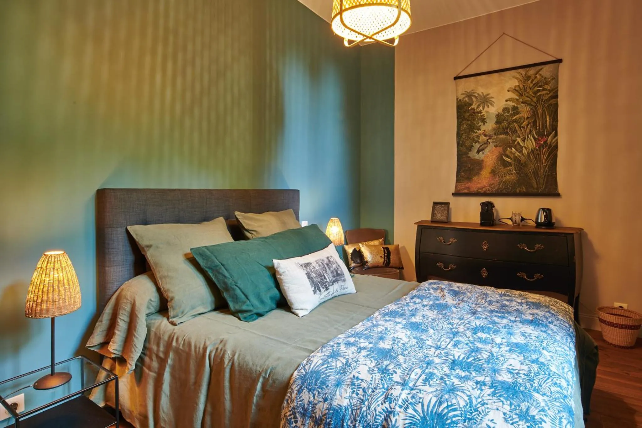Coffee/tea facilities, Bed in BEL AIR MAISON D'HOTES DES LANDES
