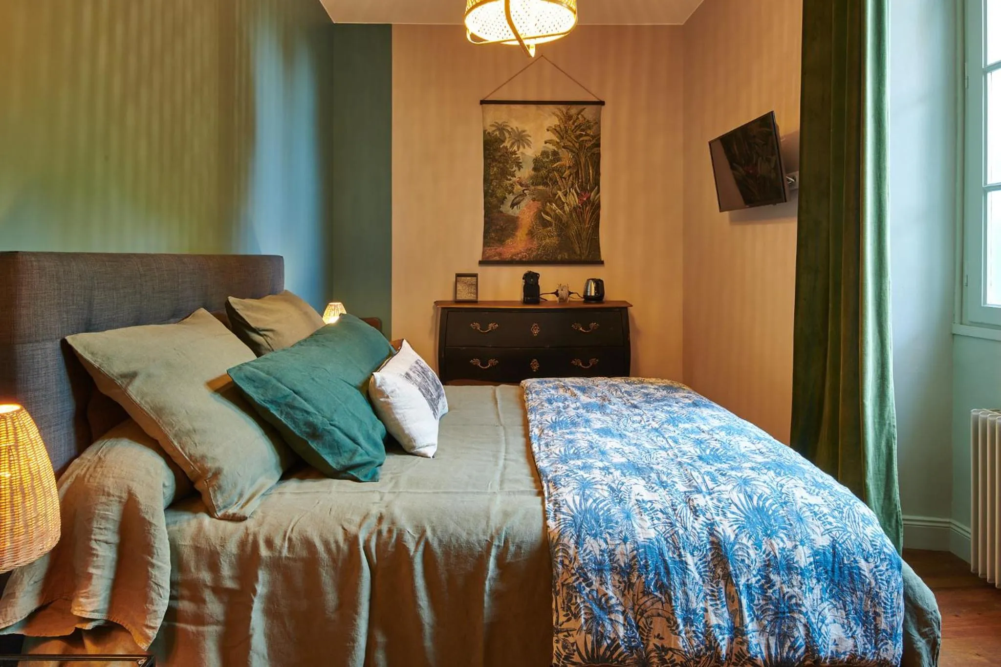Coffee/tea facilities, Bed in BEL AIR MAISON D'HOTES DES LANDES
