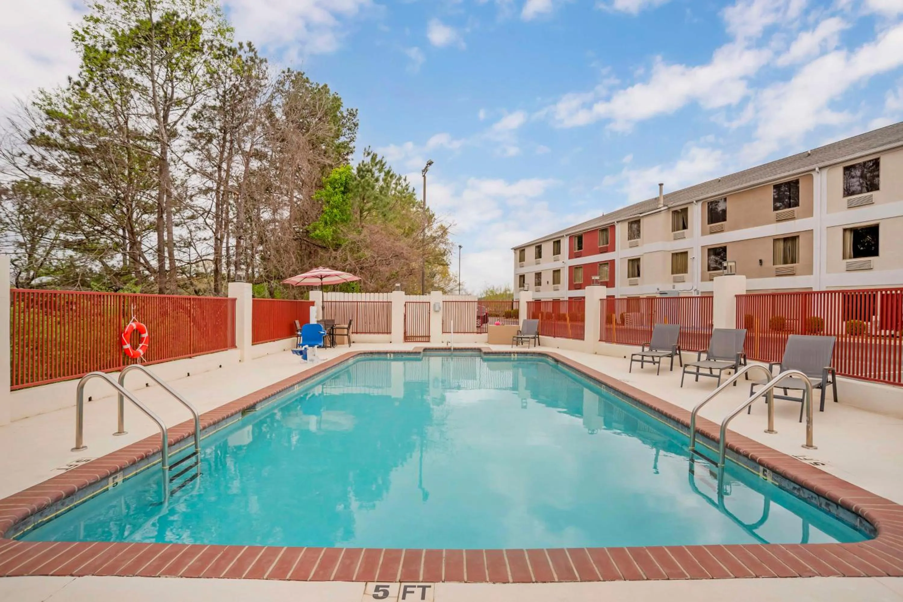 Pool view in Best Western Gardendale