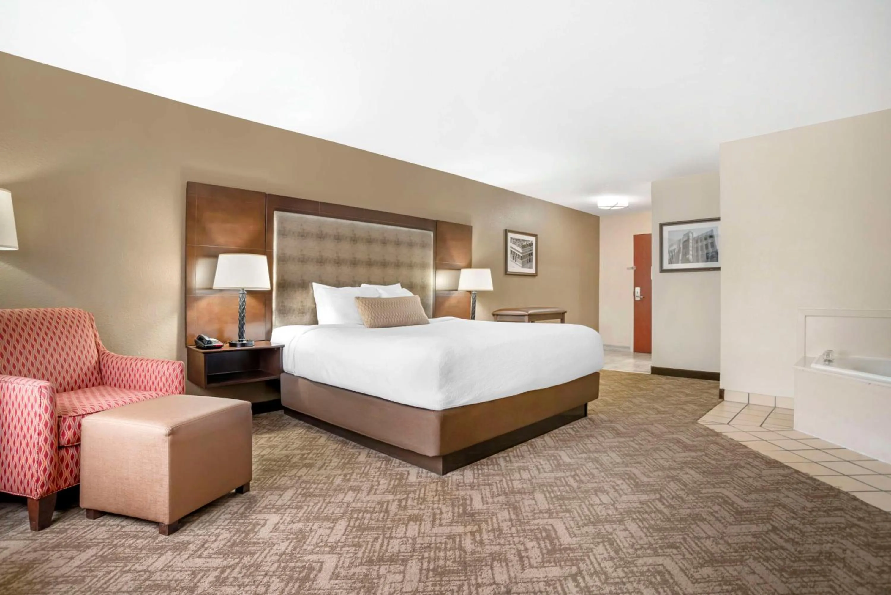 Bedroom, Bed in Best Western Gardendale