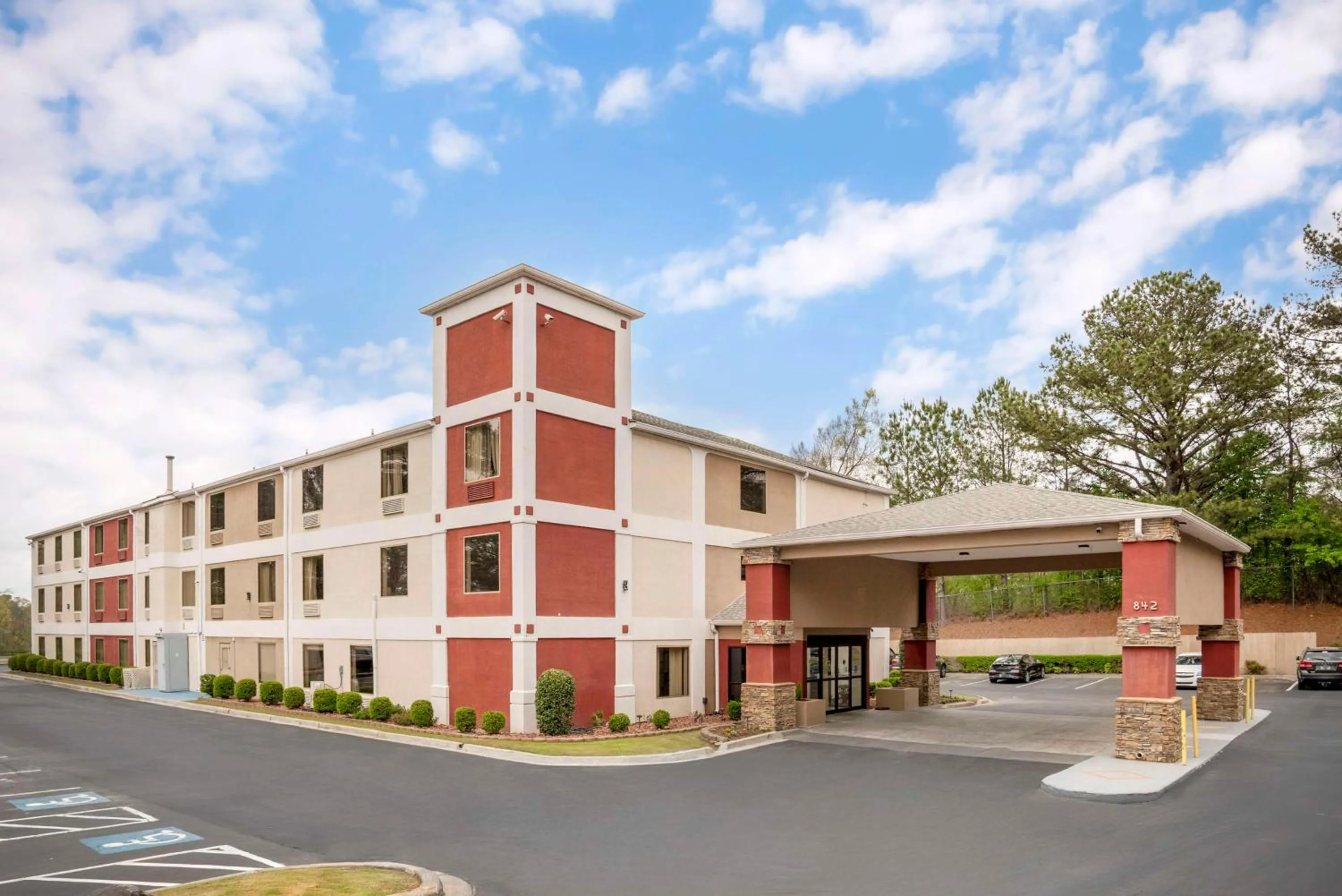 Property building in Best Western Gardendale