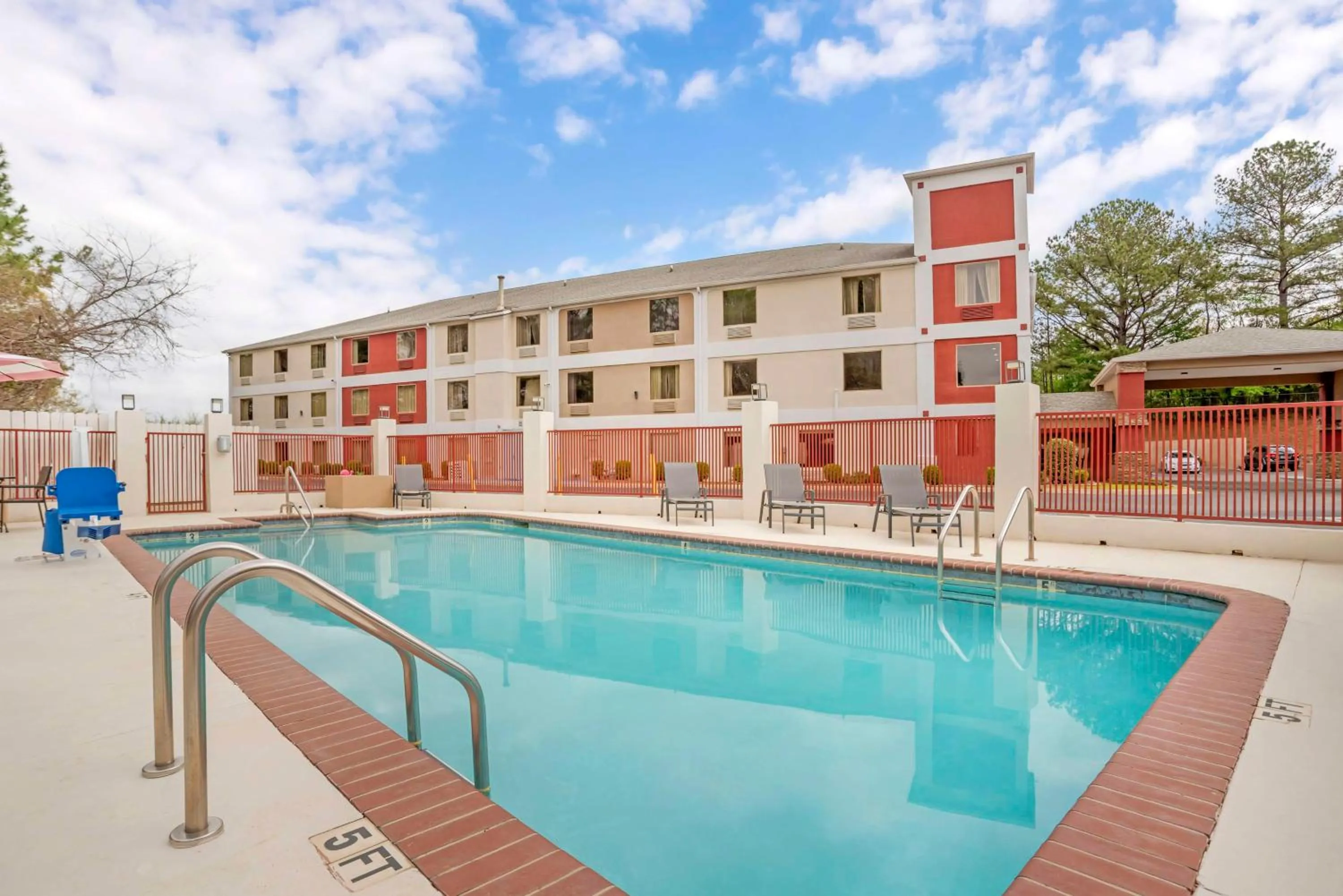 Pool view in Best Western Gardendale