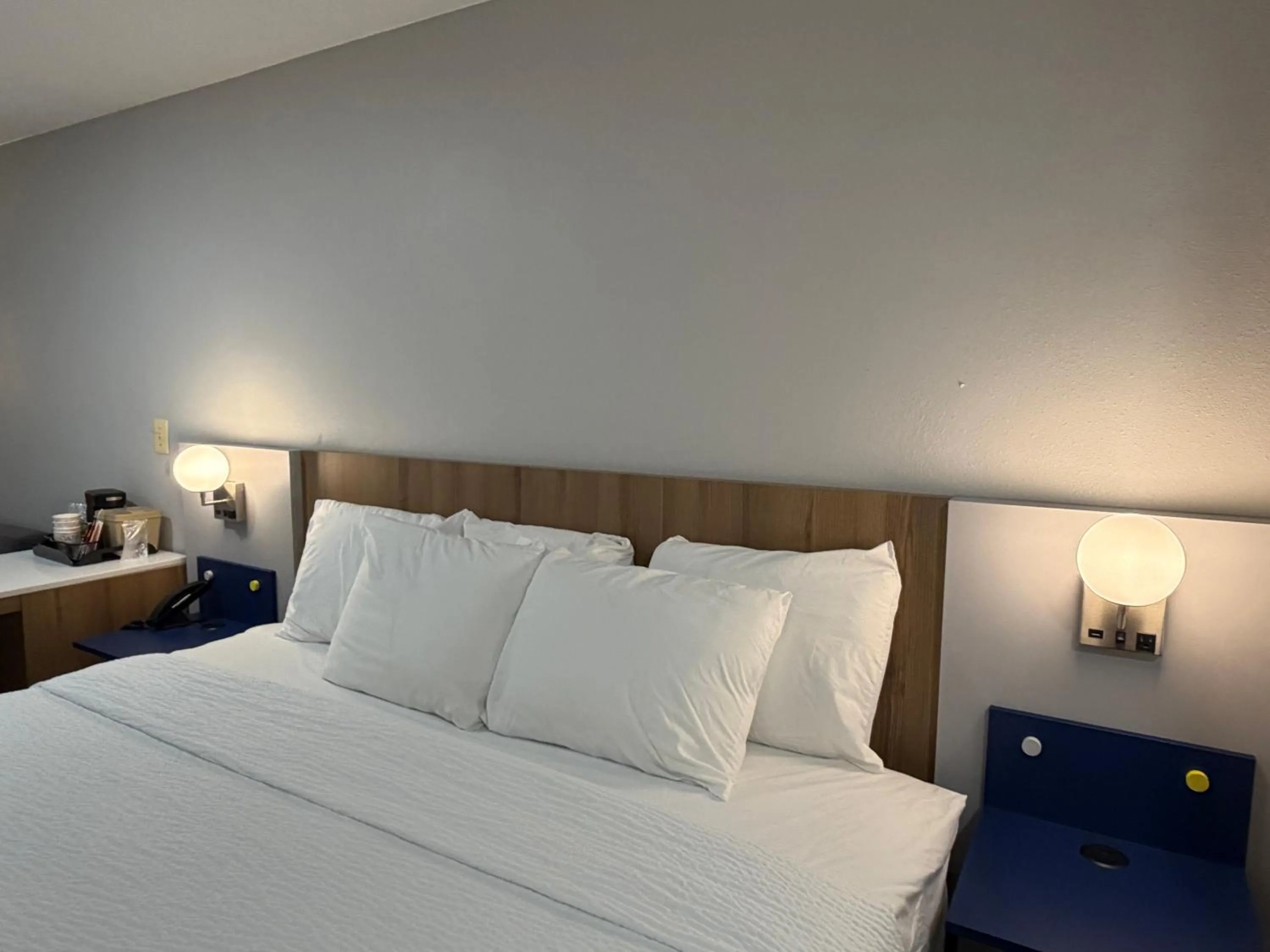 Bed in Microtel Inn & Suites by Wyndham Culpeper