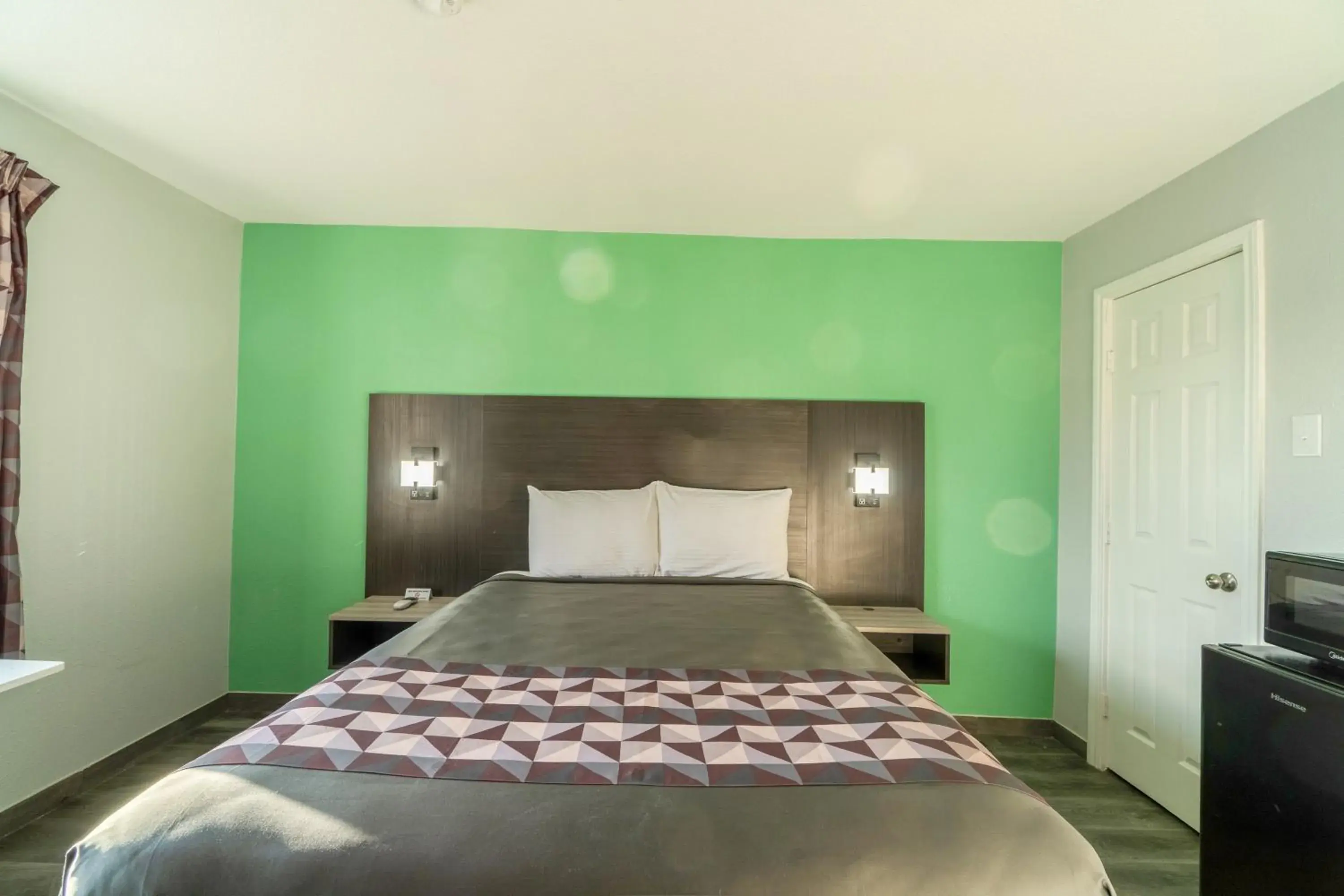 Bedroom in Royal Inn Bedroom in Royal Inn