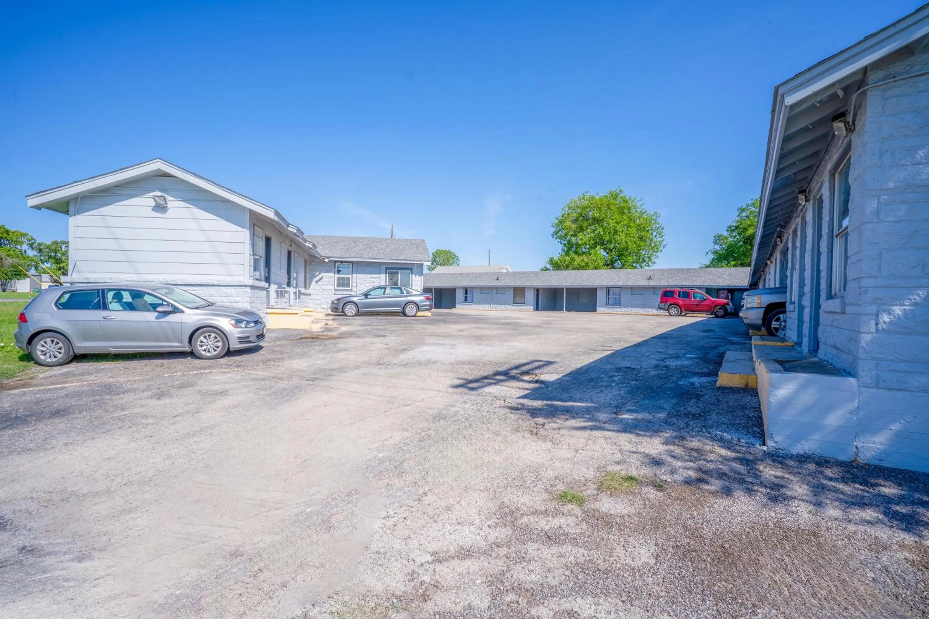 Parking in Royal Inn