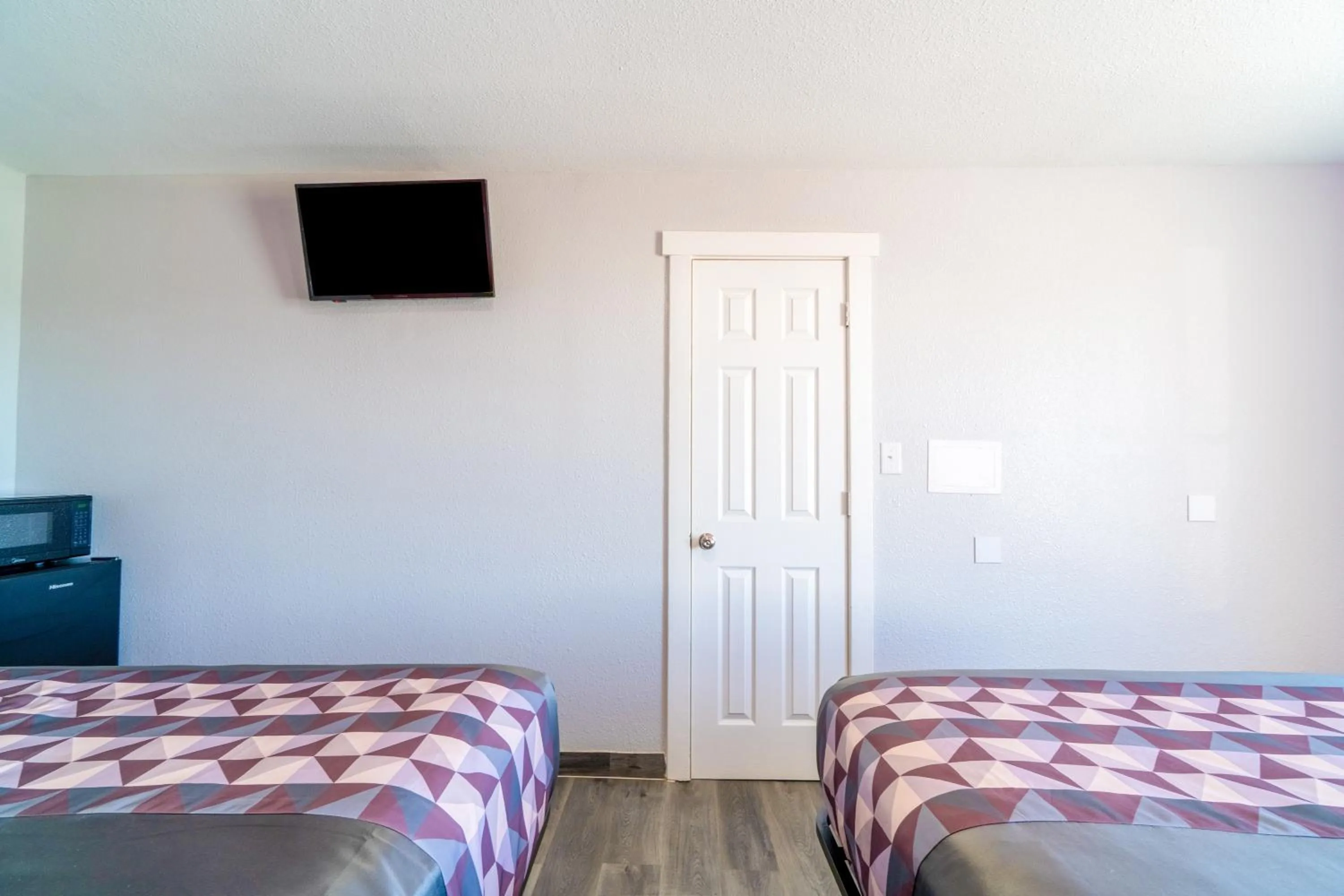 Bedroom in Royal Inn