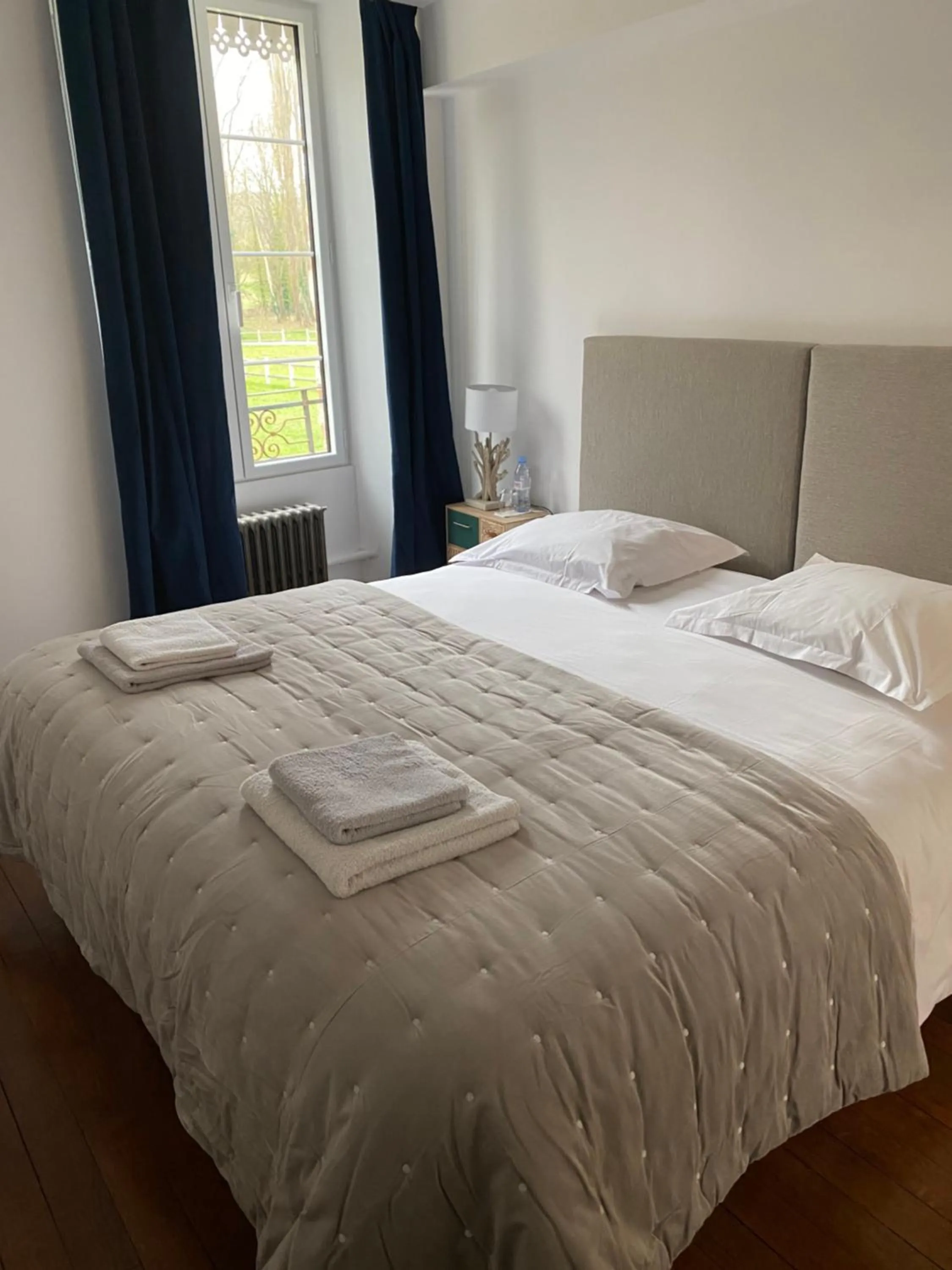 Bedroom, Bed in Le Moulin Bleu