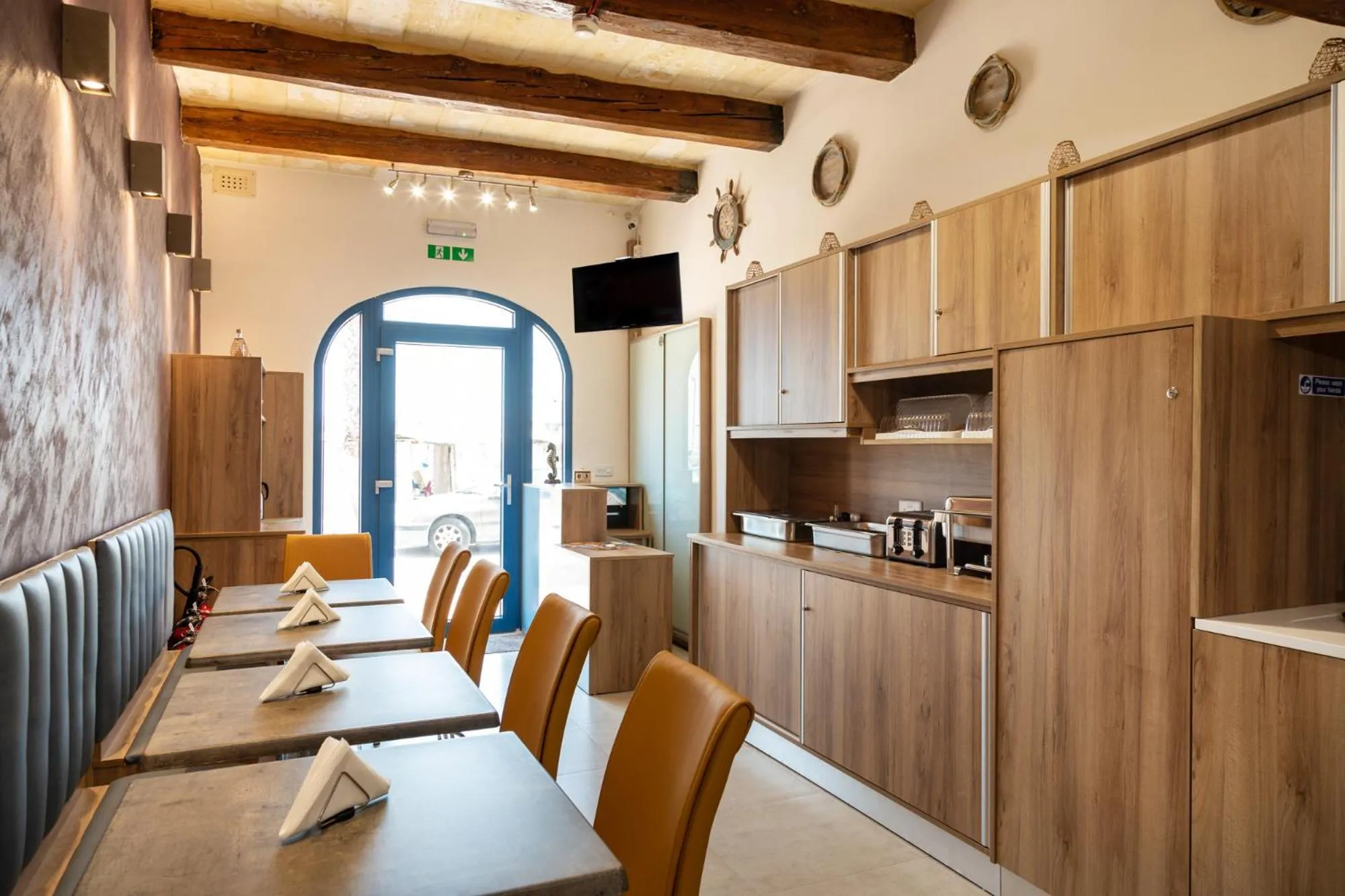 Breakfast in The Shipwright's Lodge