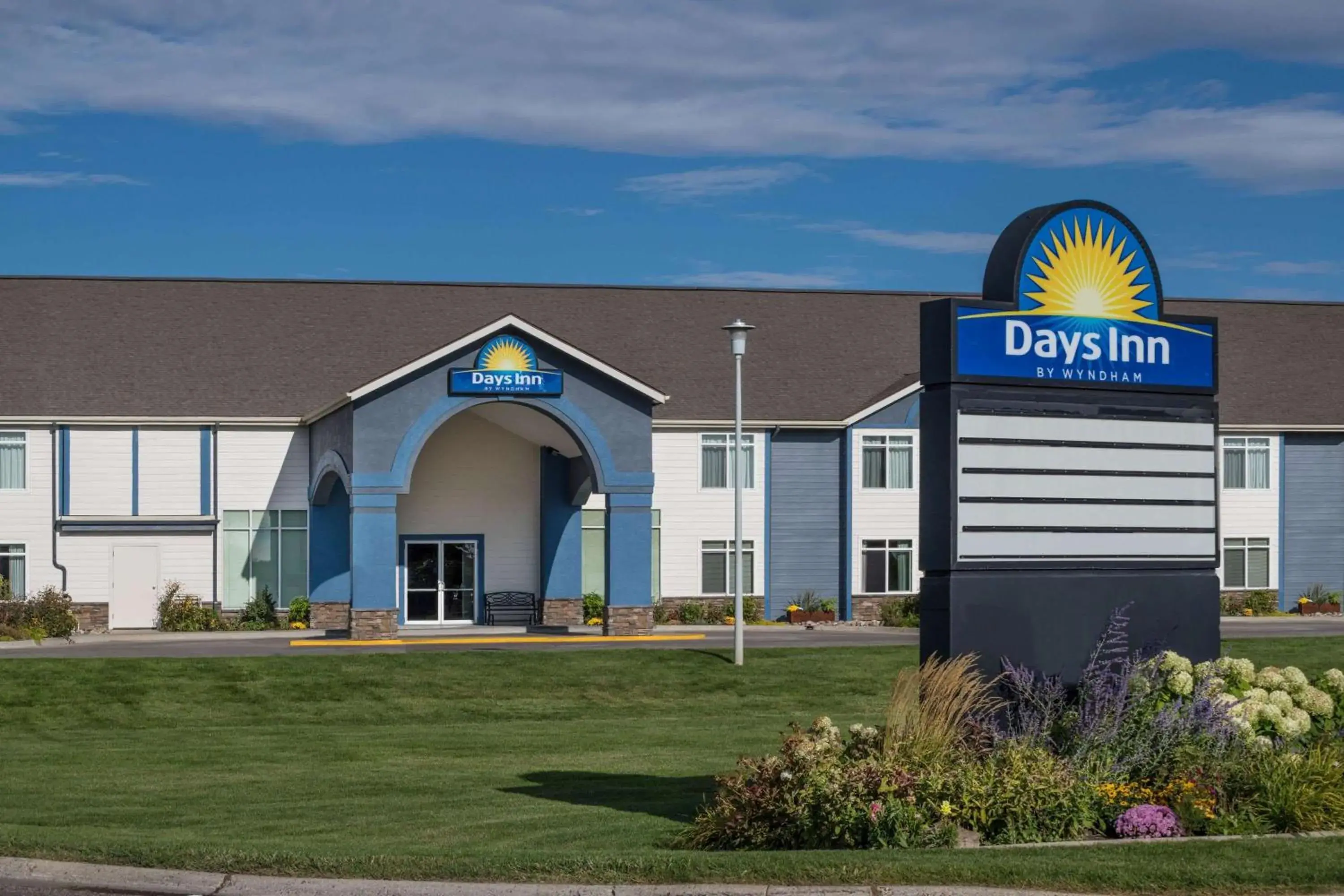 Property building in Days Inn by Wyndham Great Falls Property building in Days Inn by Wyndham Great Falls