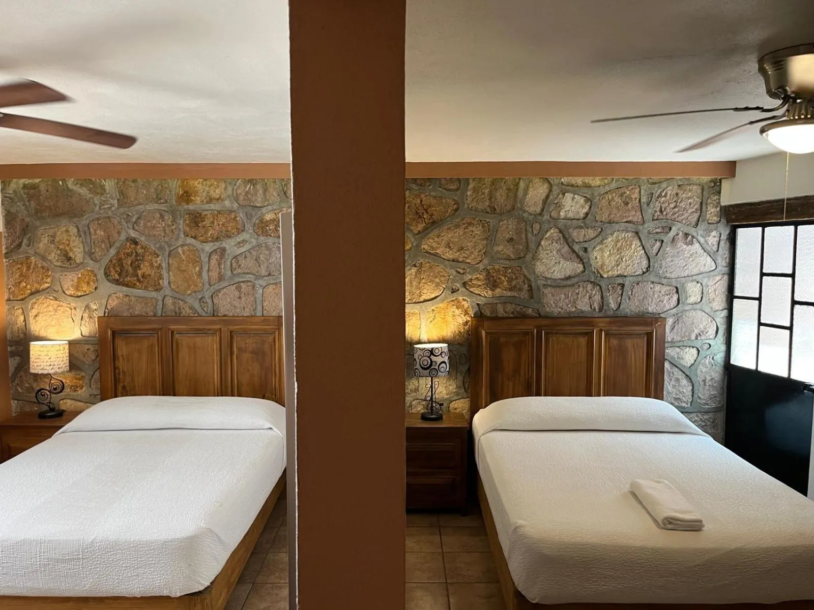 Hotel Jardín Cantador