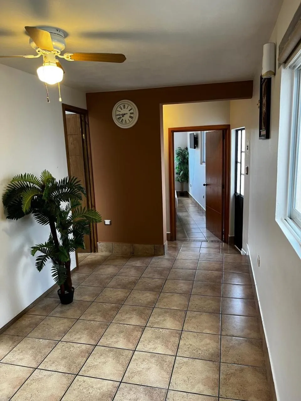 Photo of the whole room, Lobby/Reception in Hotel Jardín Cantador