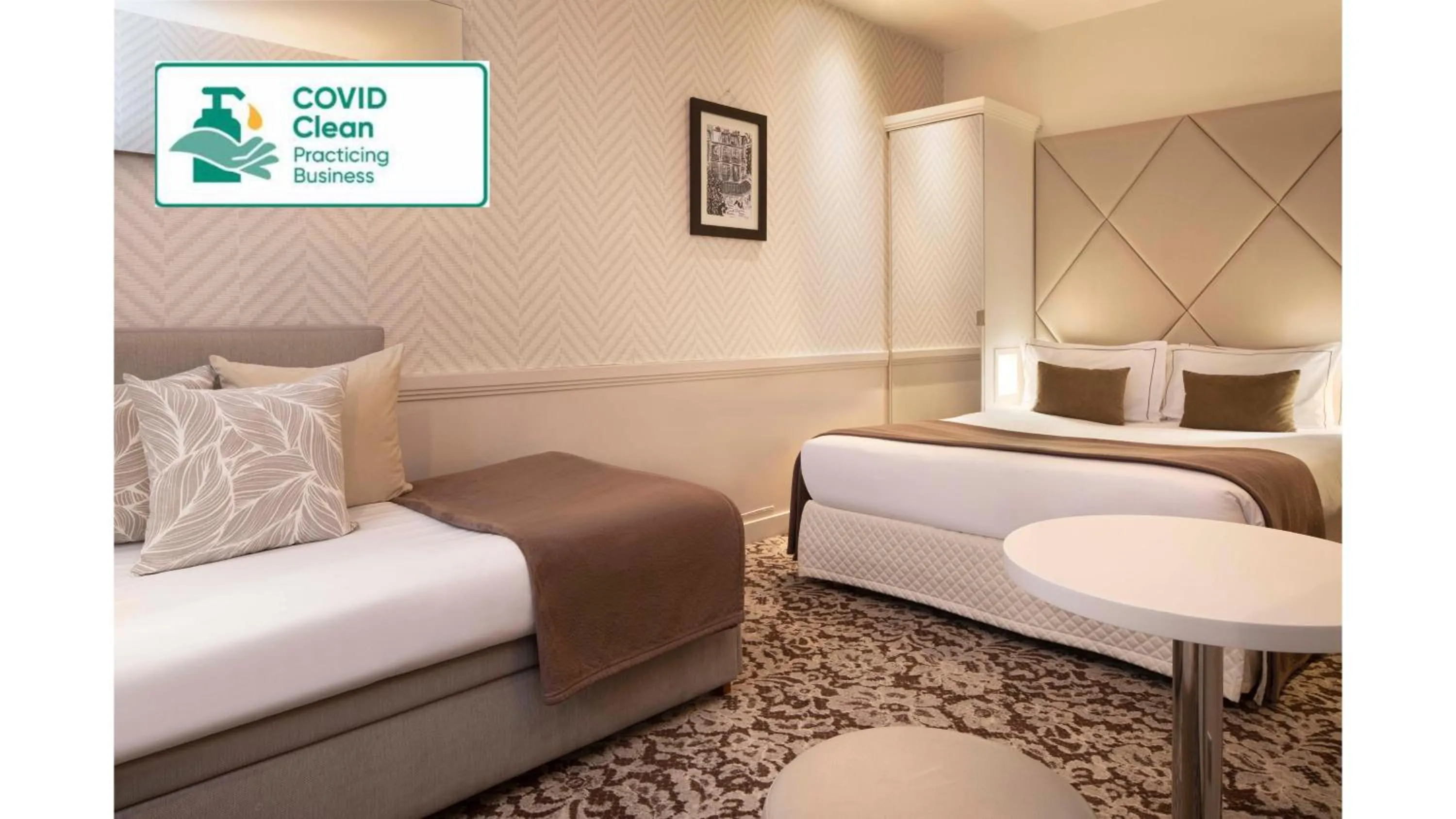 Bed in Longchamp Elysées