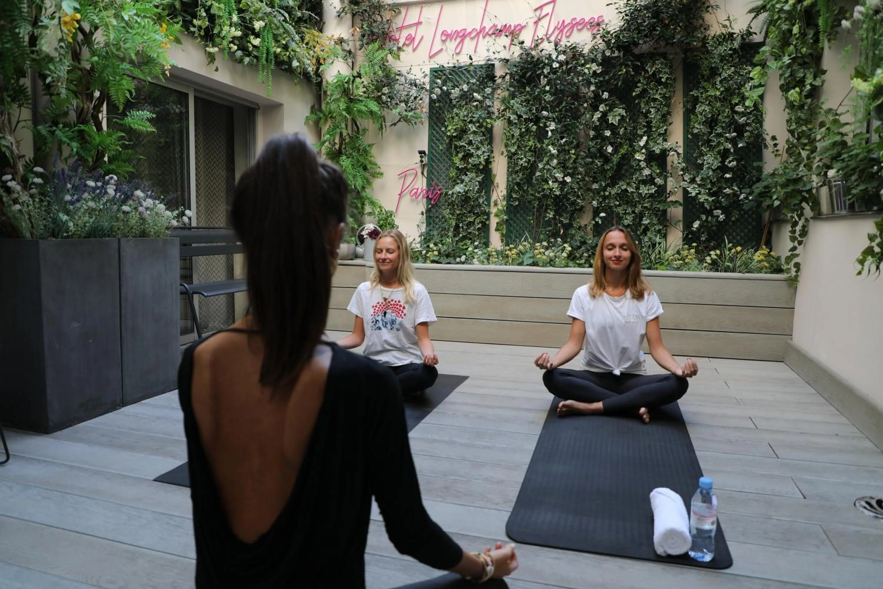 Patio in Longchamp Elysées