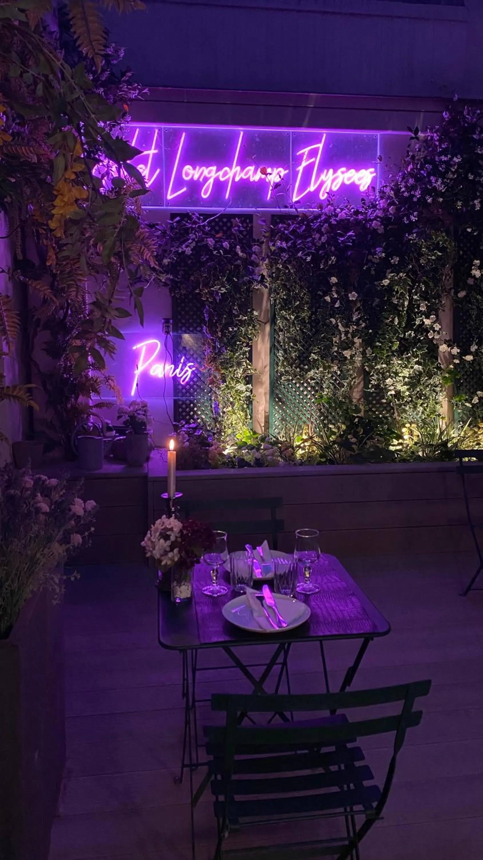 Restaurant/places to eat in Longchamp Elysées