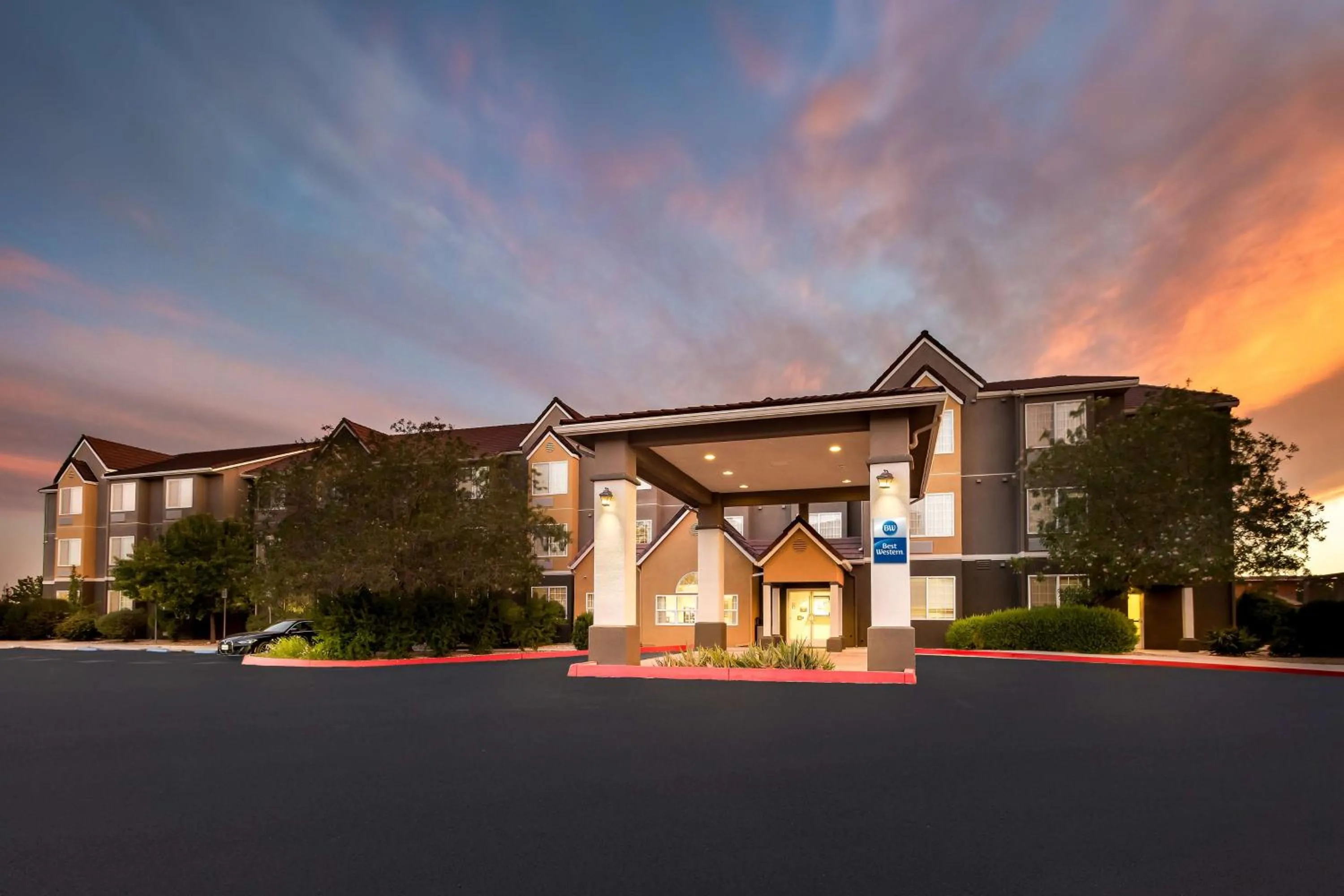 Property building in Best Western California City Inn & Suites